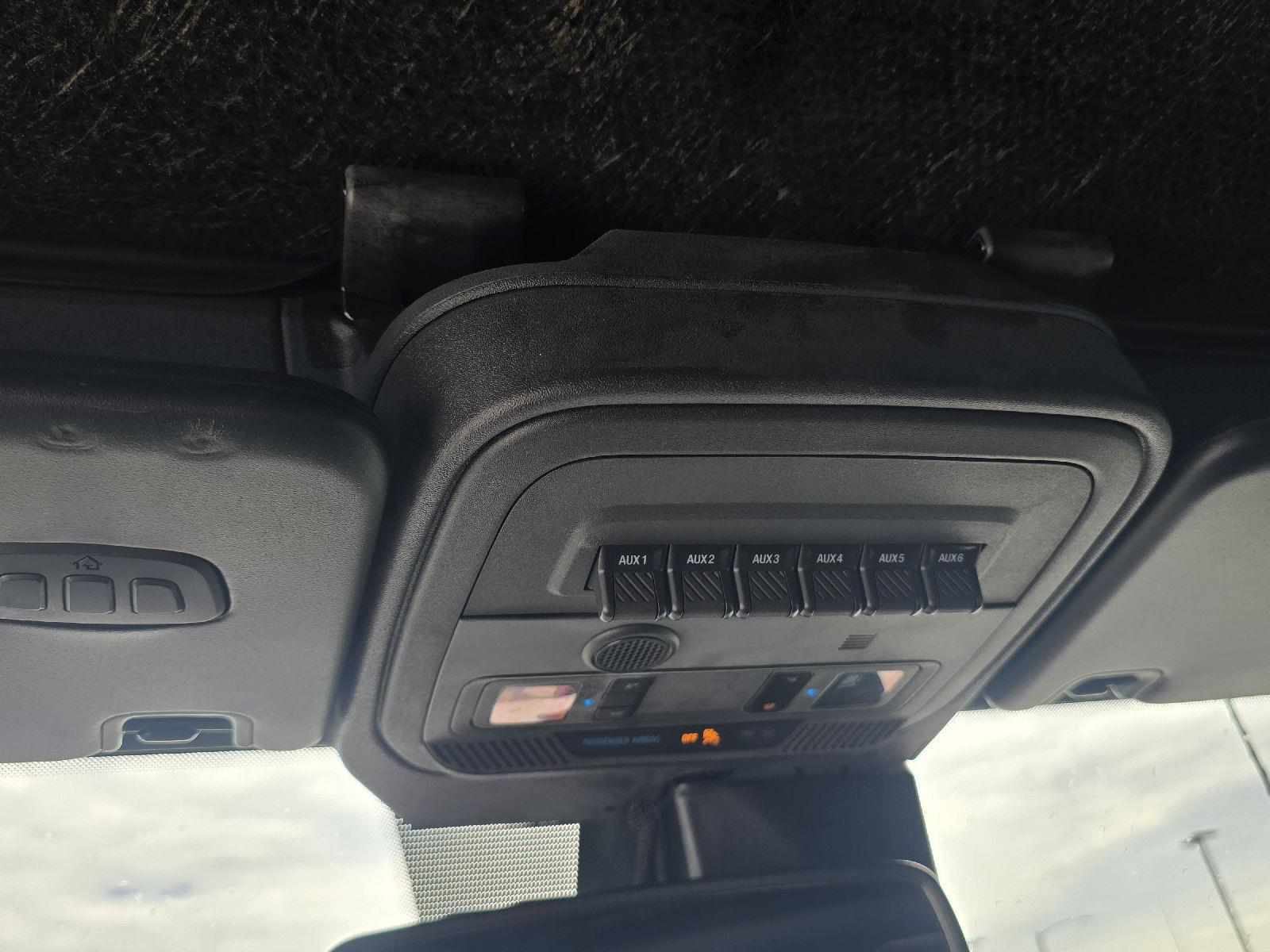 Vehicle photo 16