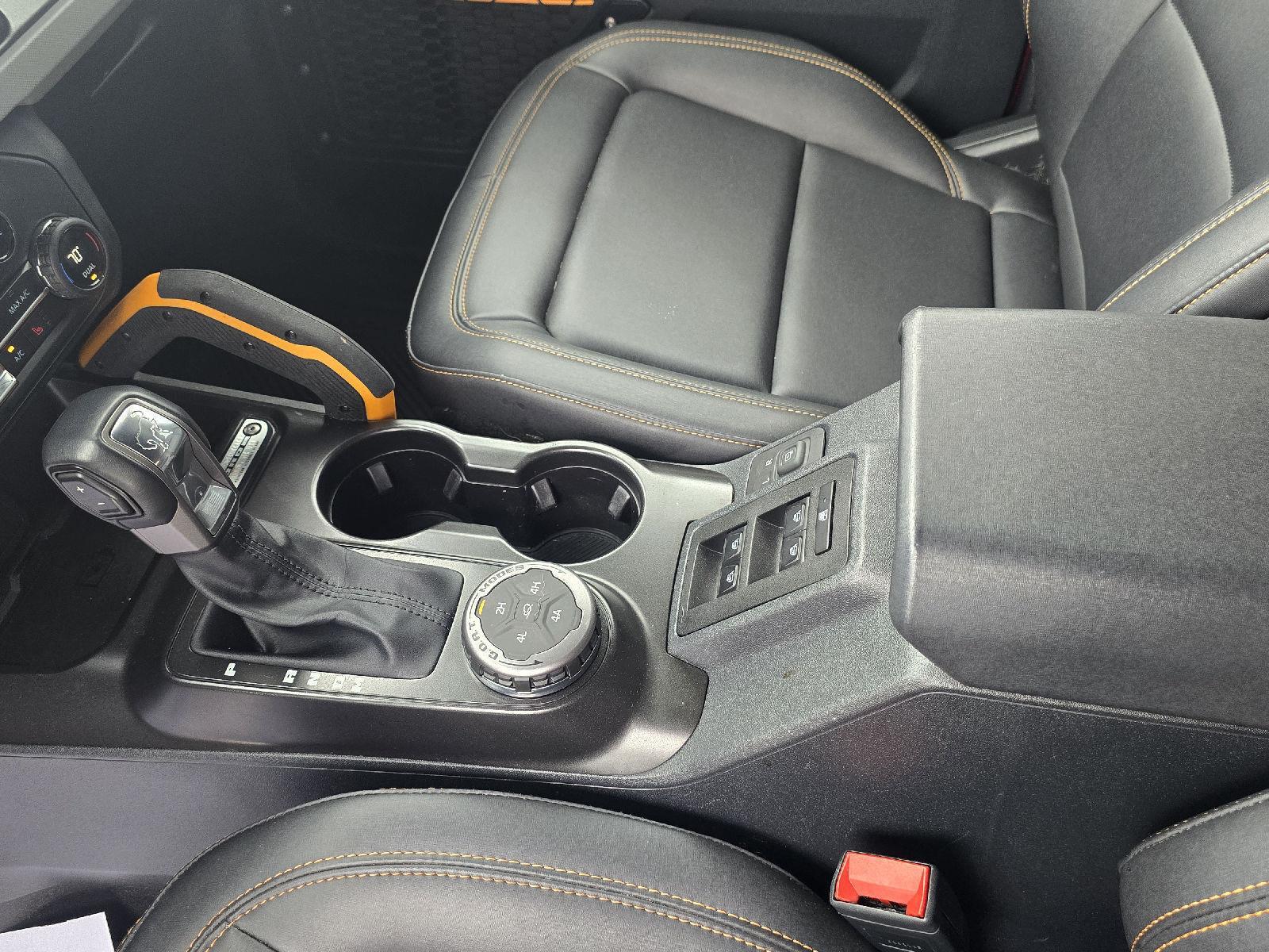Vehicle photo 15