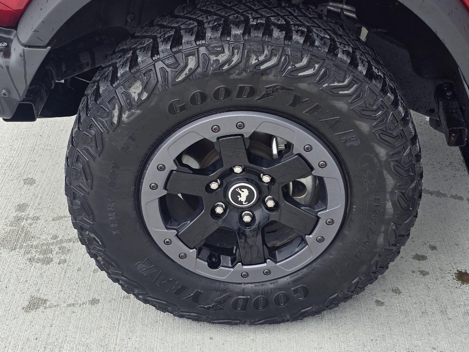 Vehicle photo 11