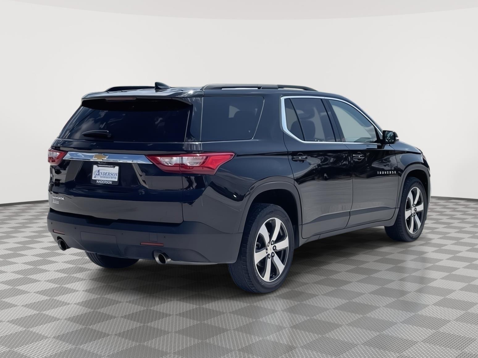 Vehicle photo 6