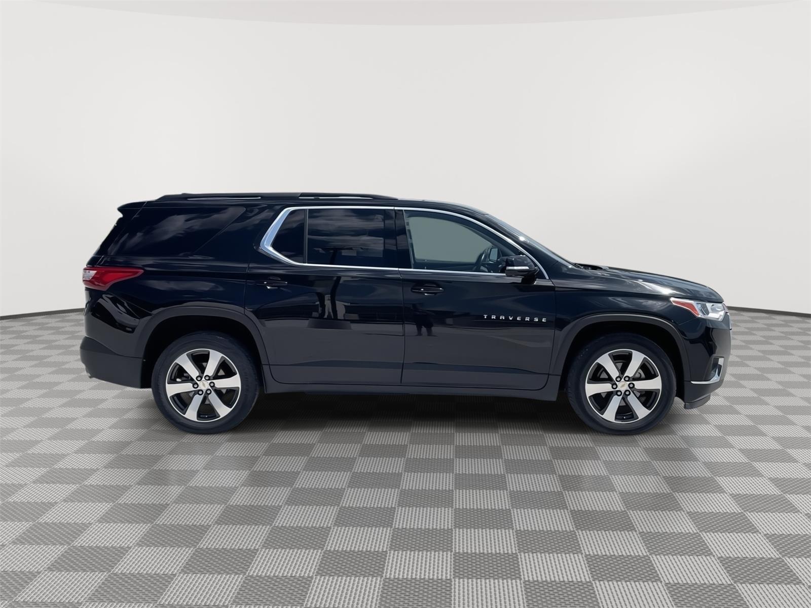 Vehicle photo 7