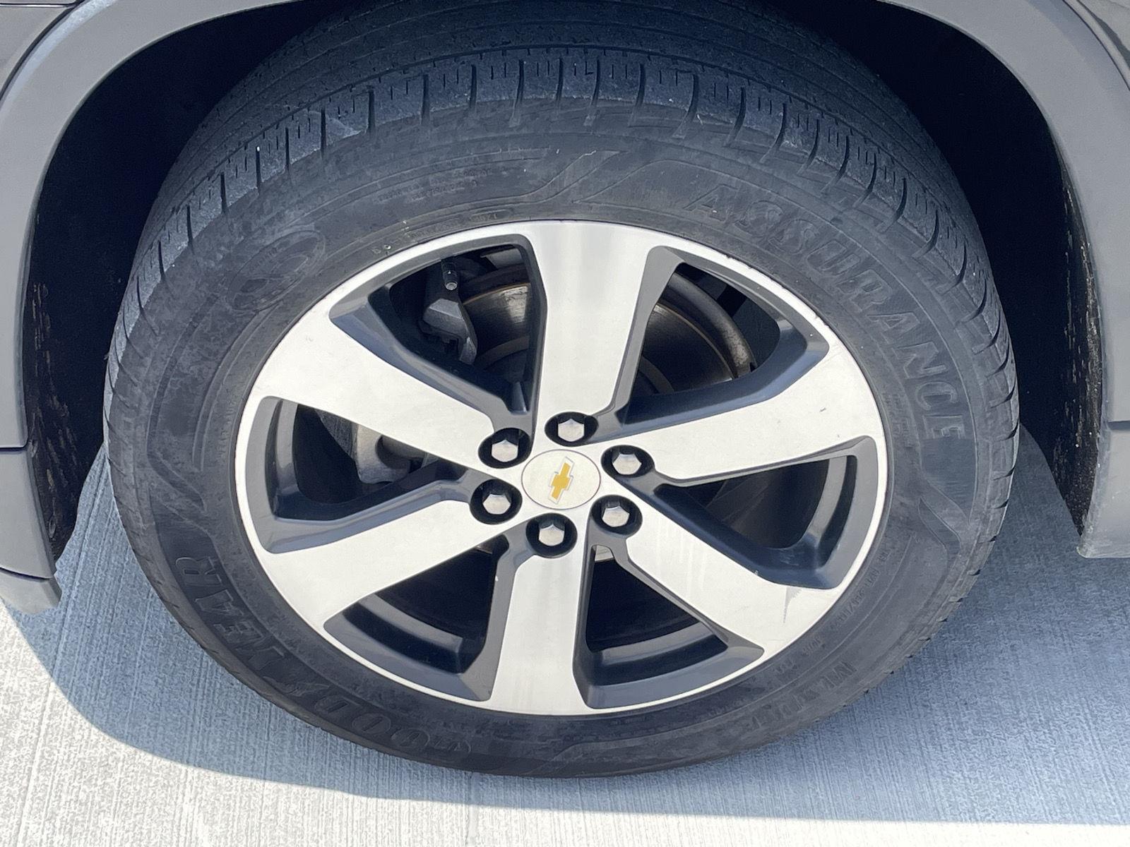 Vehicle photo 10