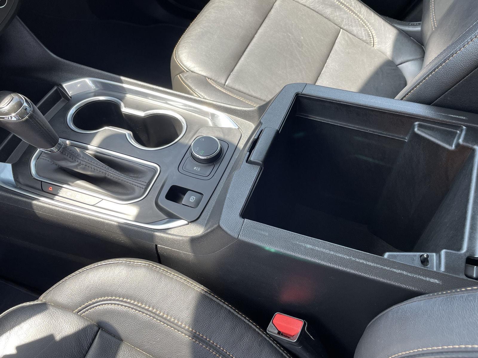 Vehicle photo 16