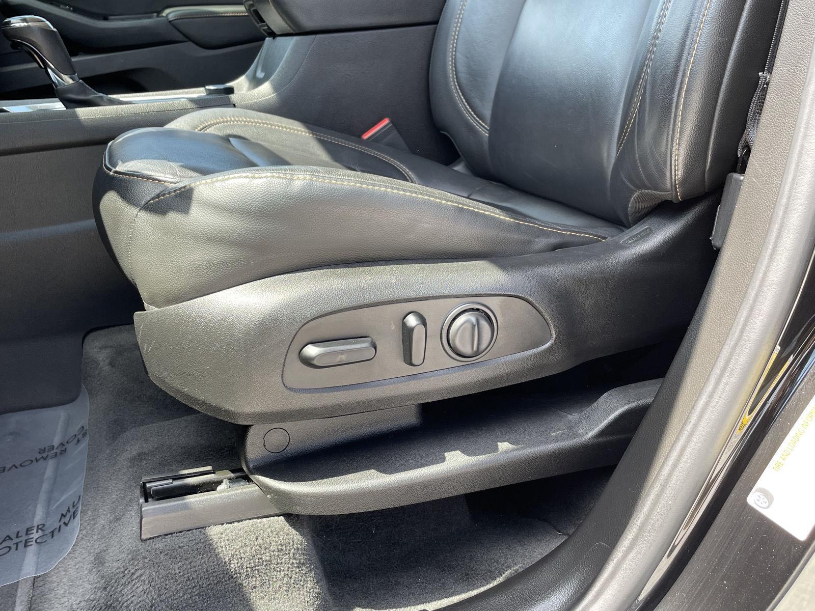 Vehicle photo 18