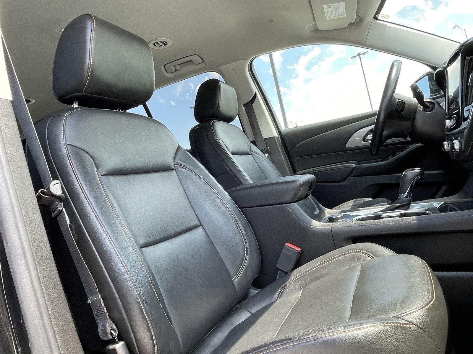 Vehicle photo 24
