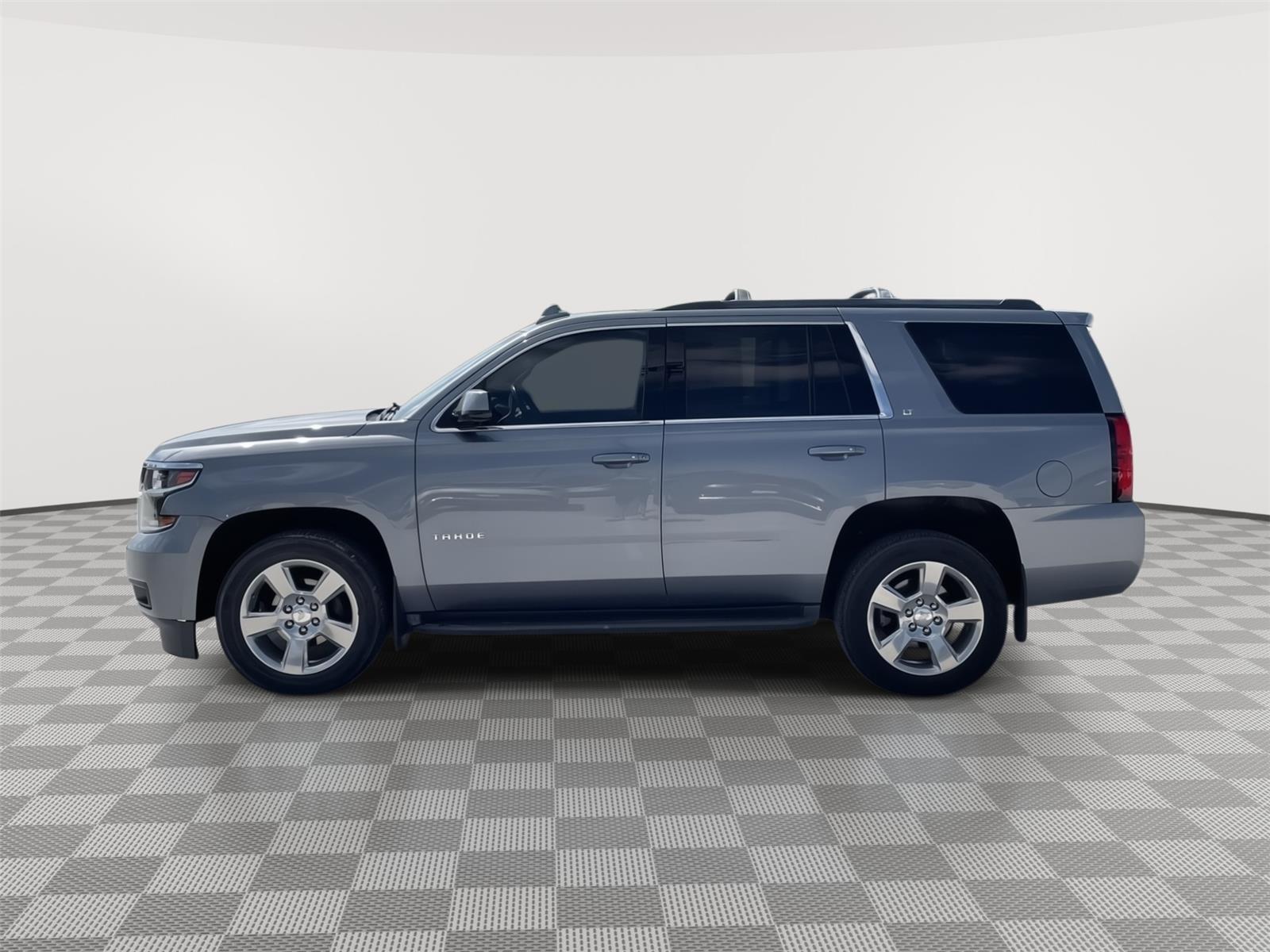 Vehicle photo 2