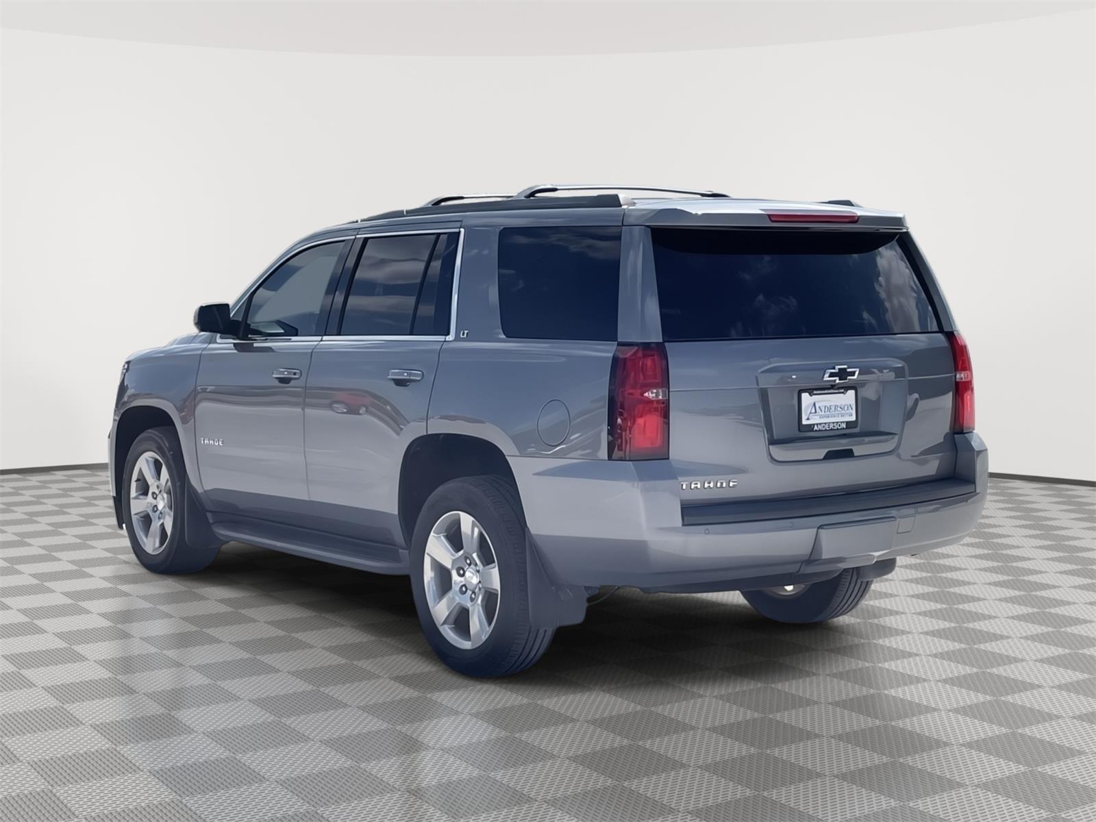 Vehicle photo 4