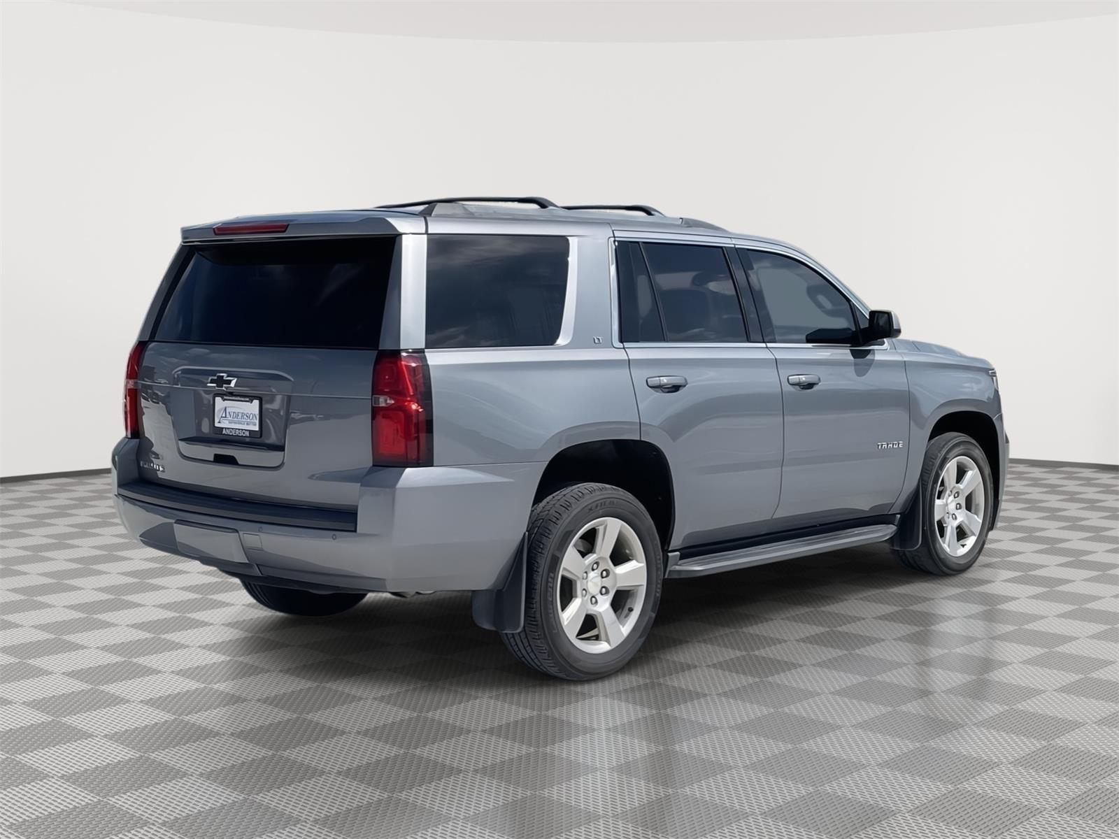 Vehicle photo 6