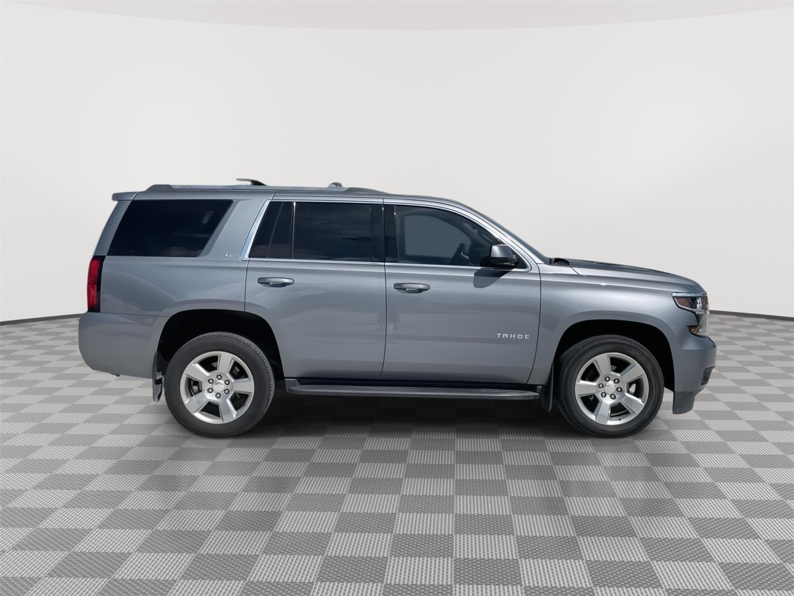 Vehicle photo 7