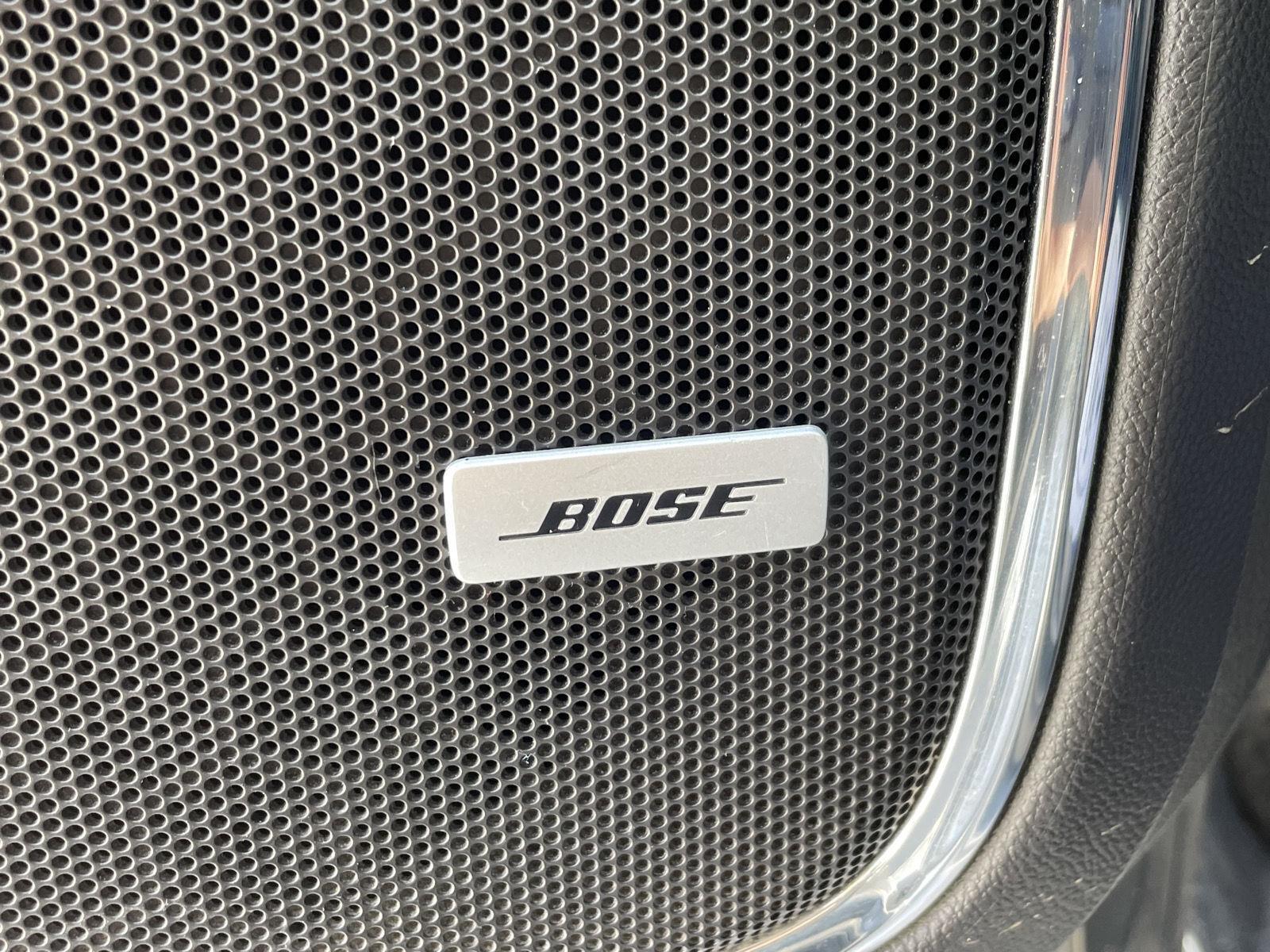 Vehicle photo 13