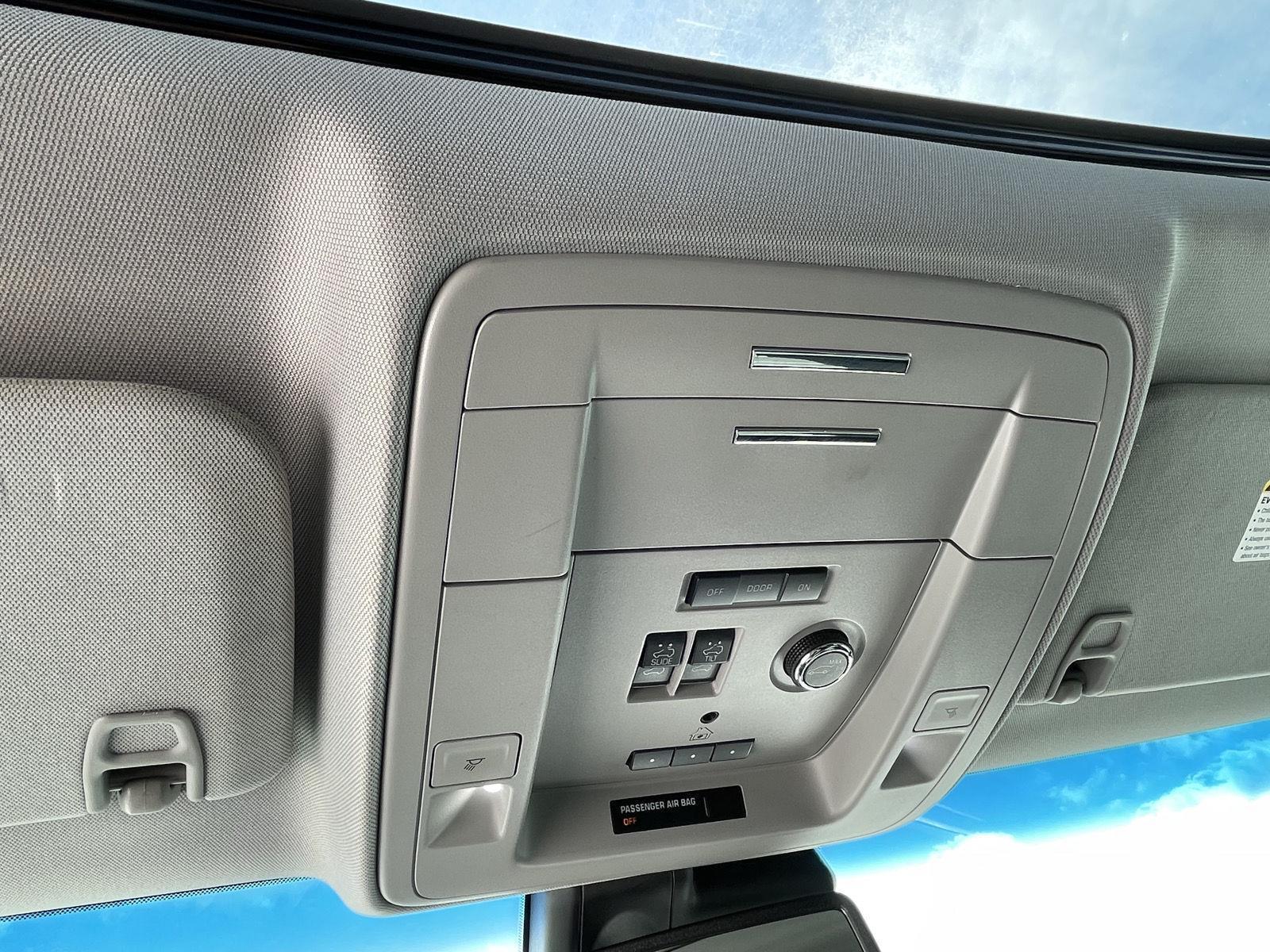 Vehicle photo 18