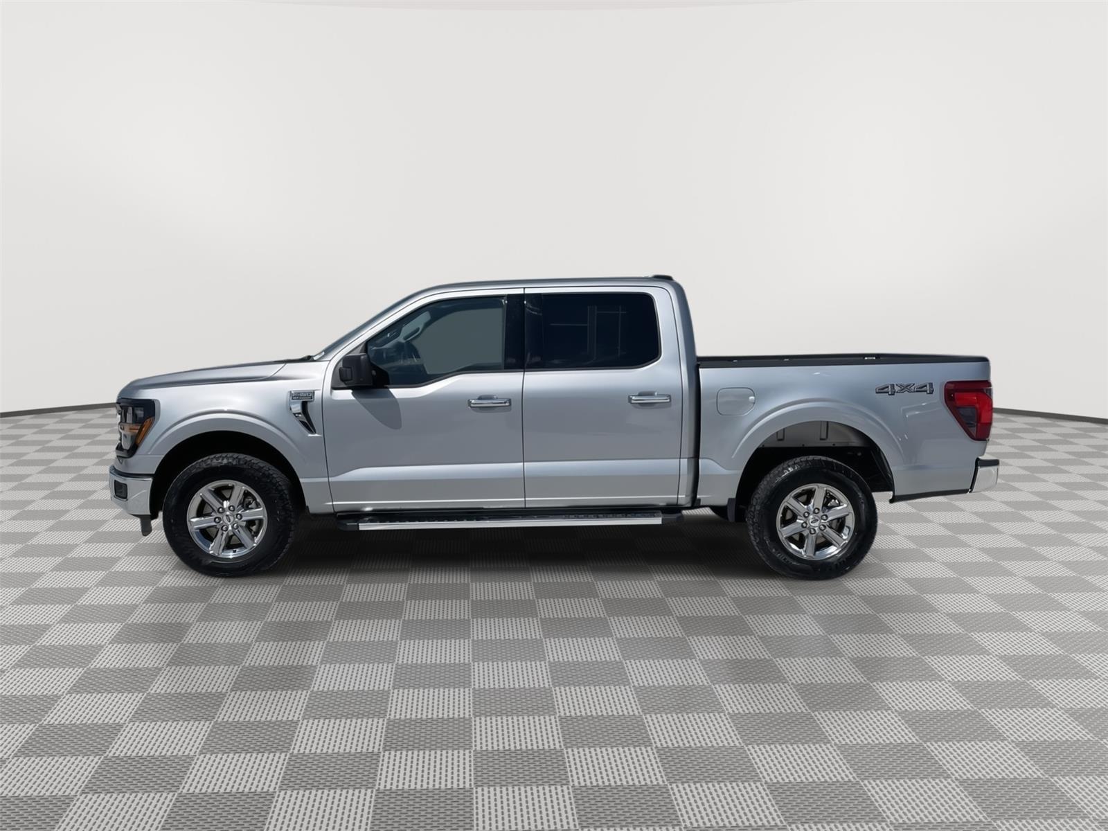 Vehicle photo 2