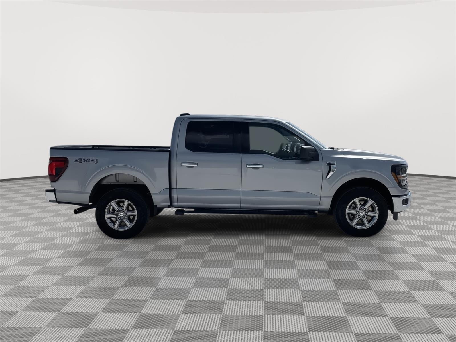 Vehicle photo 7