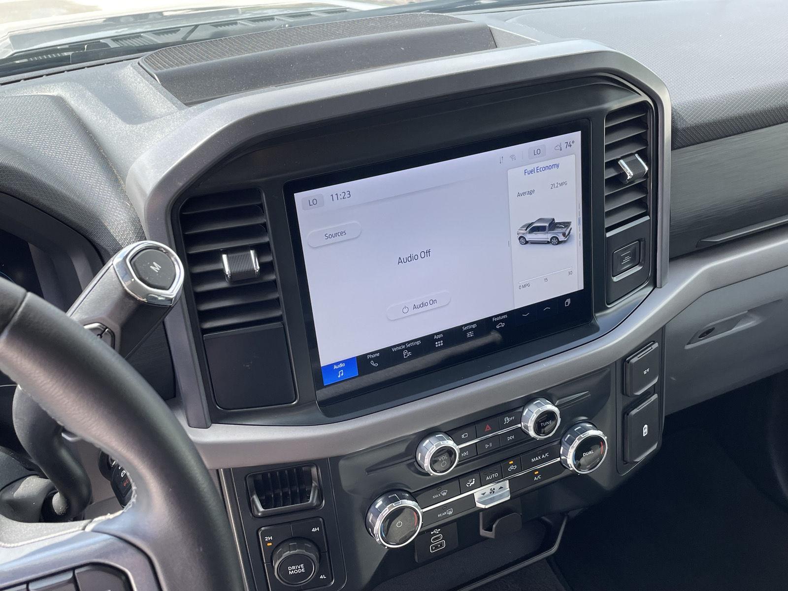 Vehicle photo 14