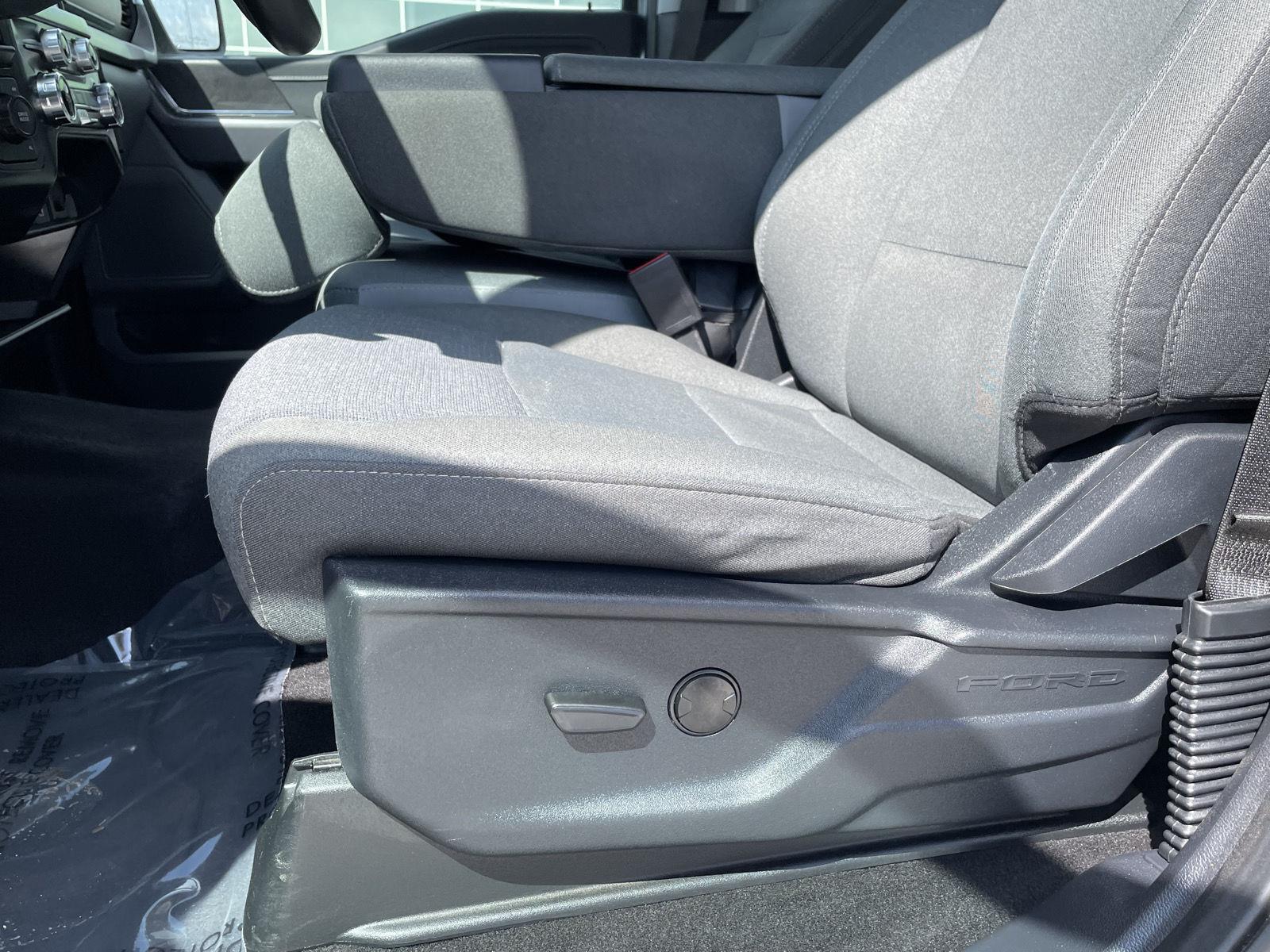 Vehicle photo 16