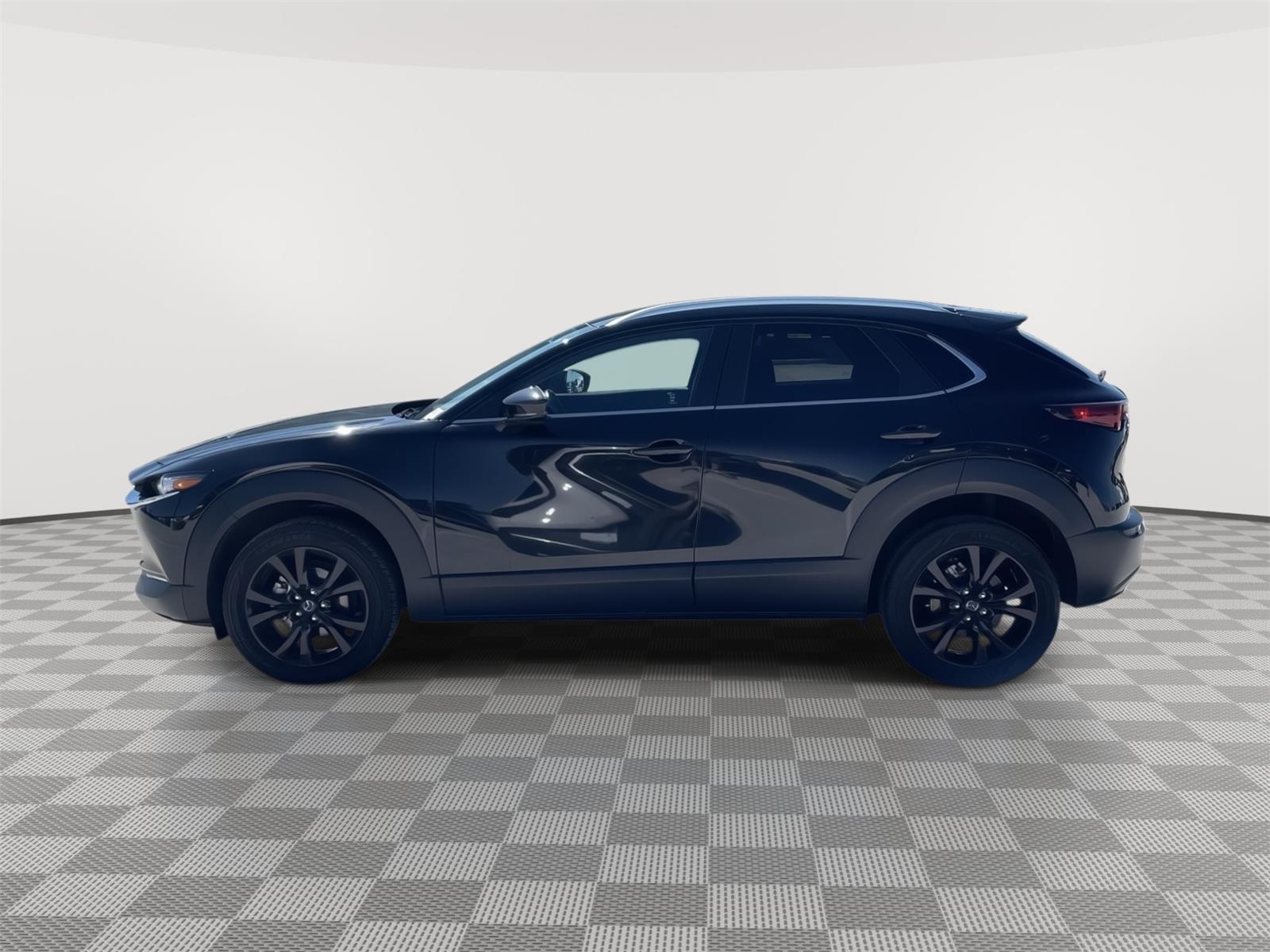 Vehicle photo 2