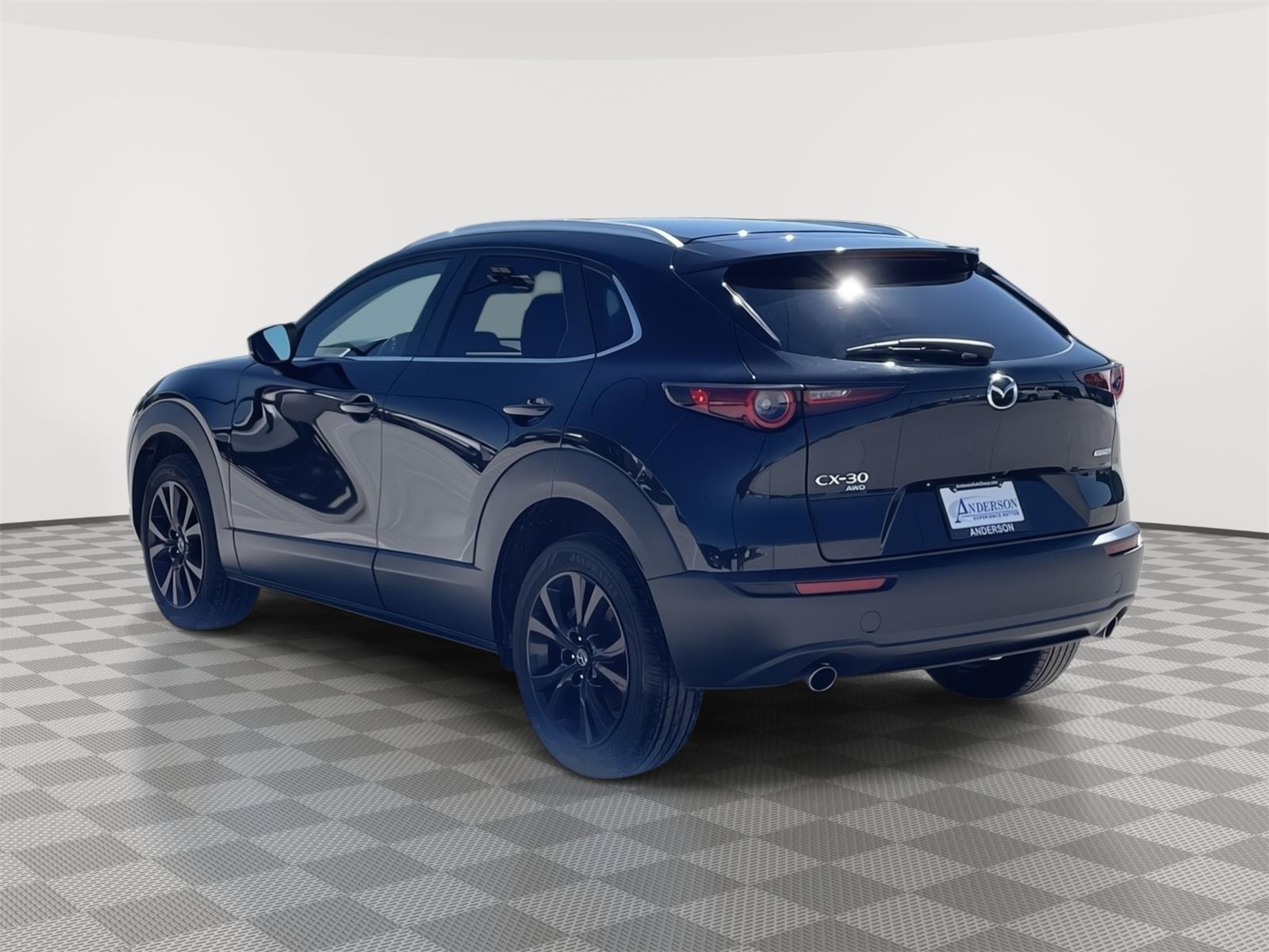 Vehicle photo 4