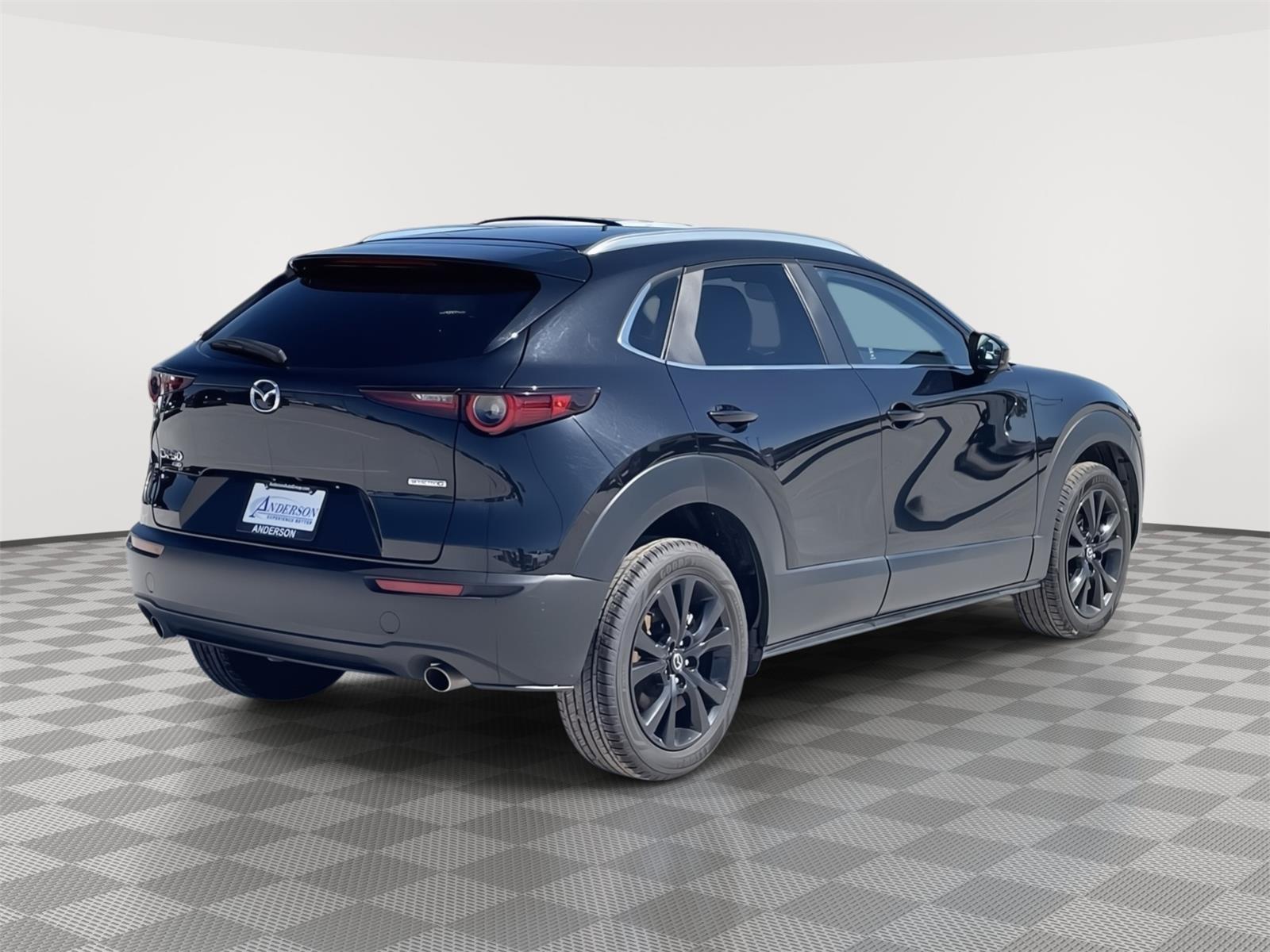 Vehicle photo 6
