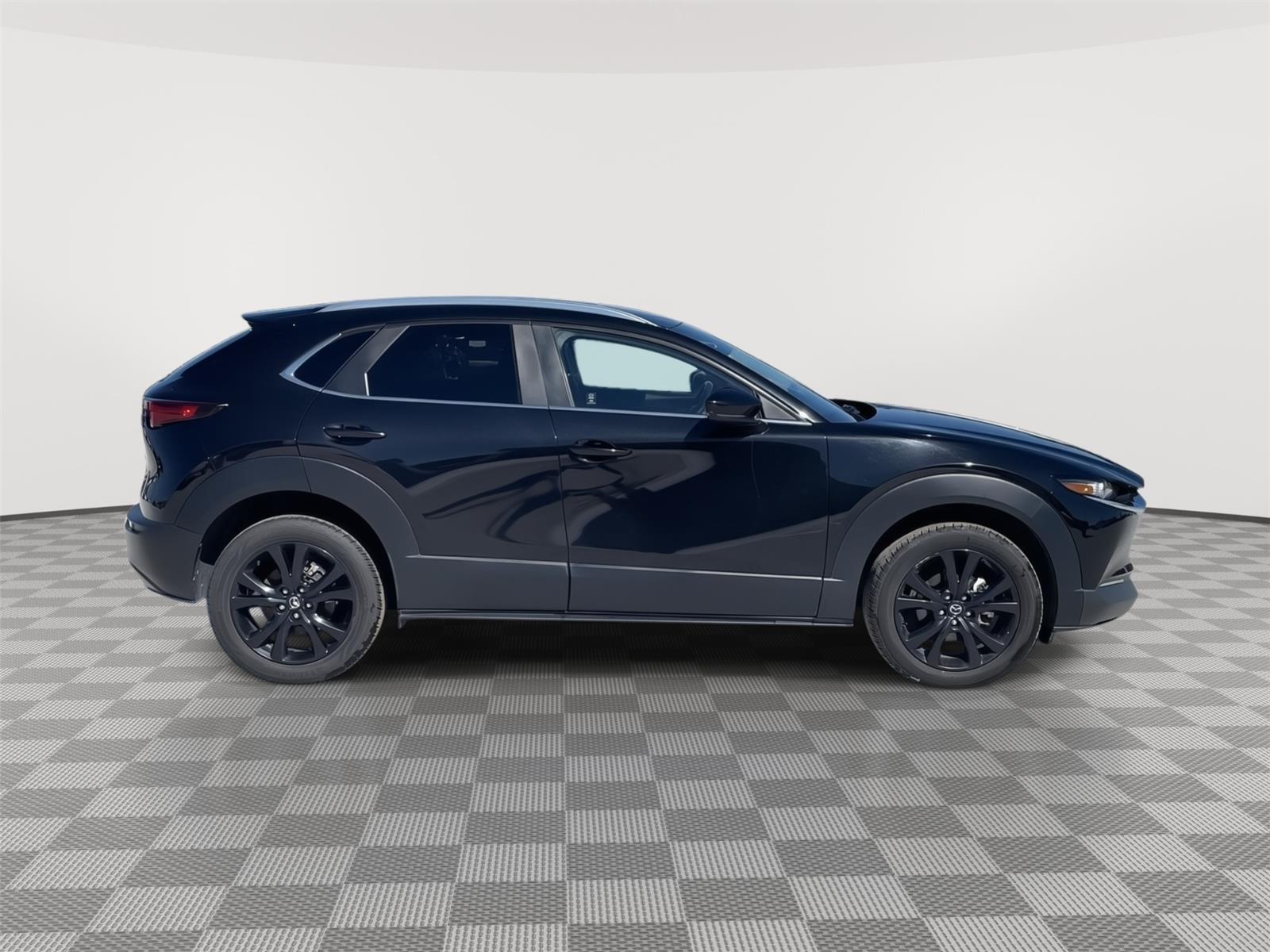 Vehicle photo 7