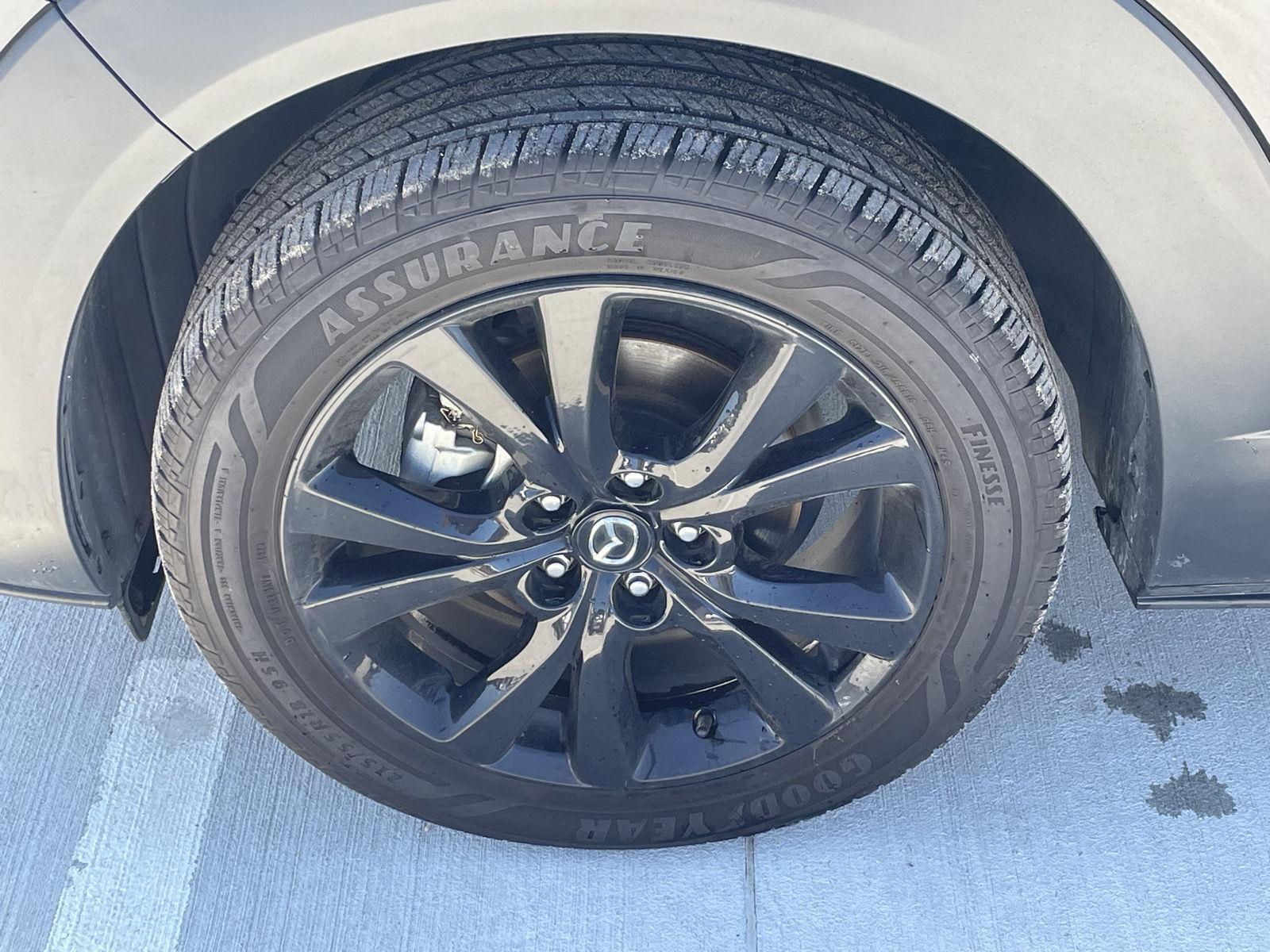 Vehicle photo 10