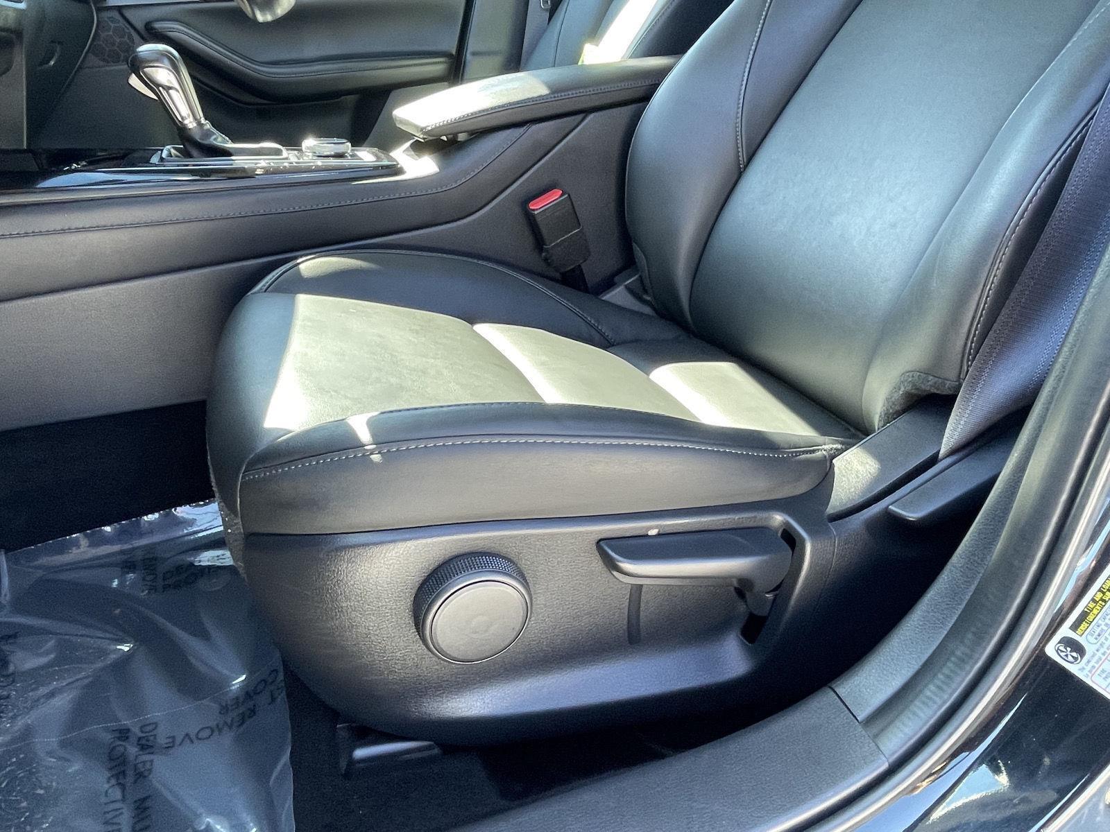 Vehicle photo 17