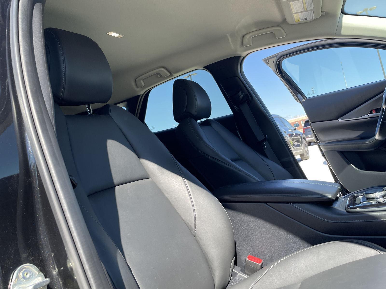 Vehicle photo 21