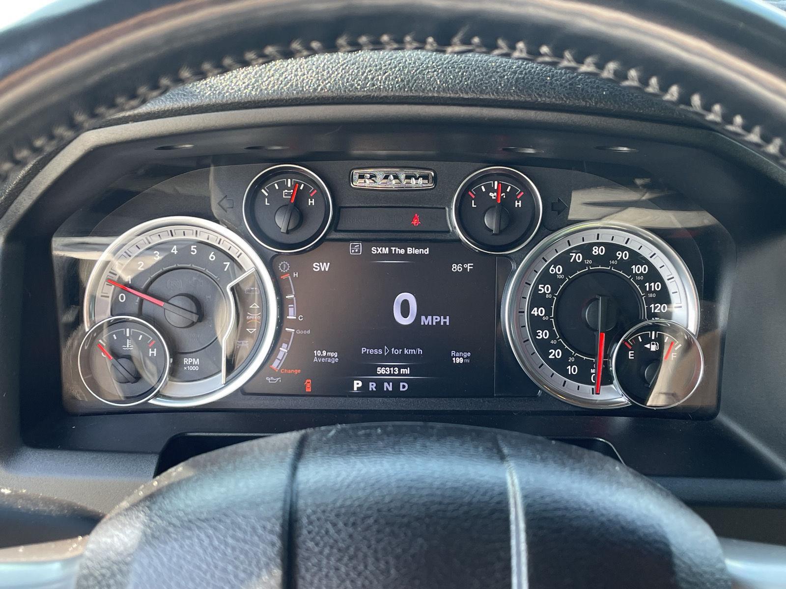Vehicle photo 3