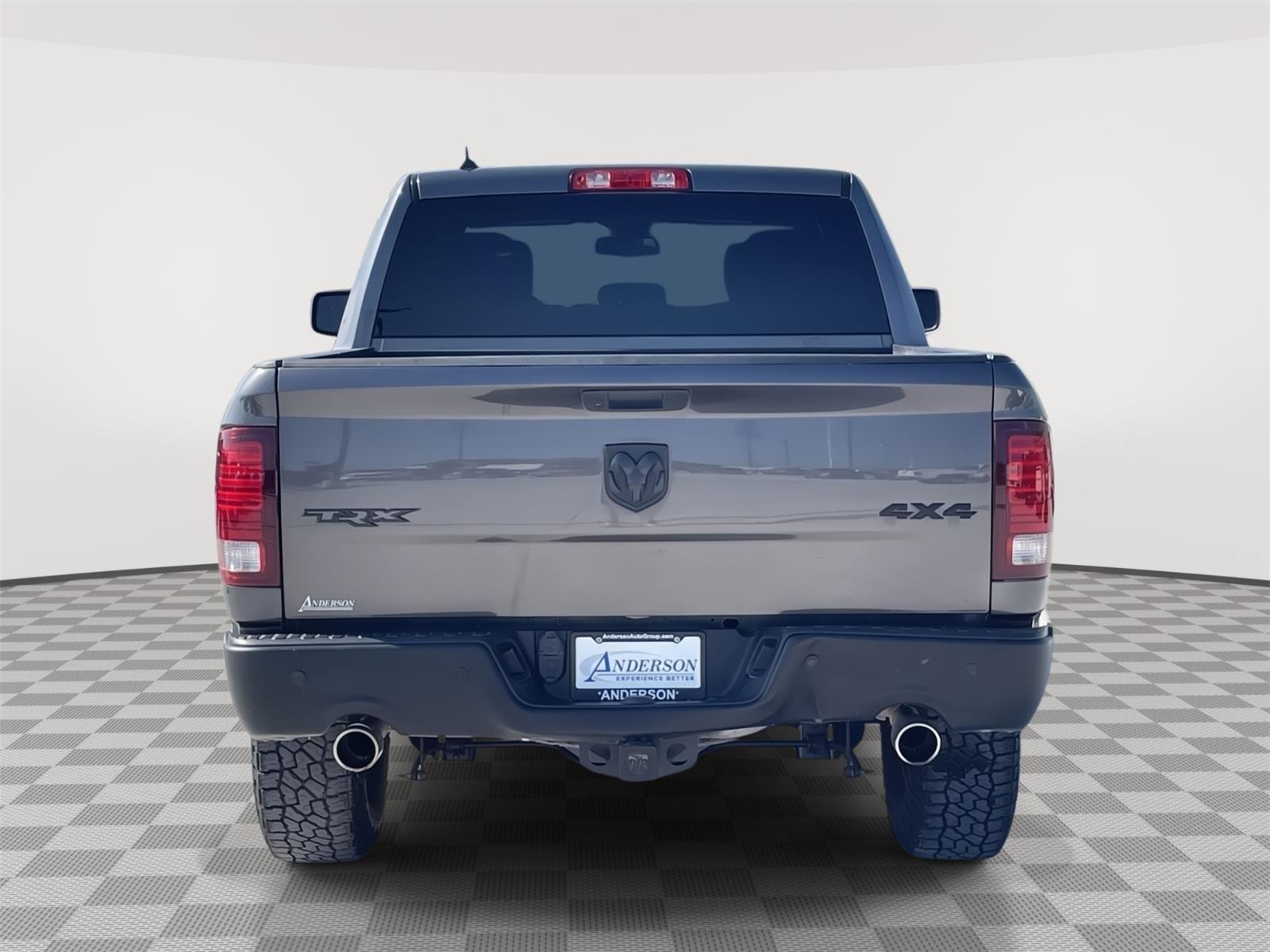 Vehicle photo 5