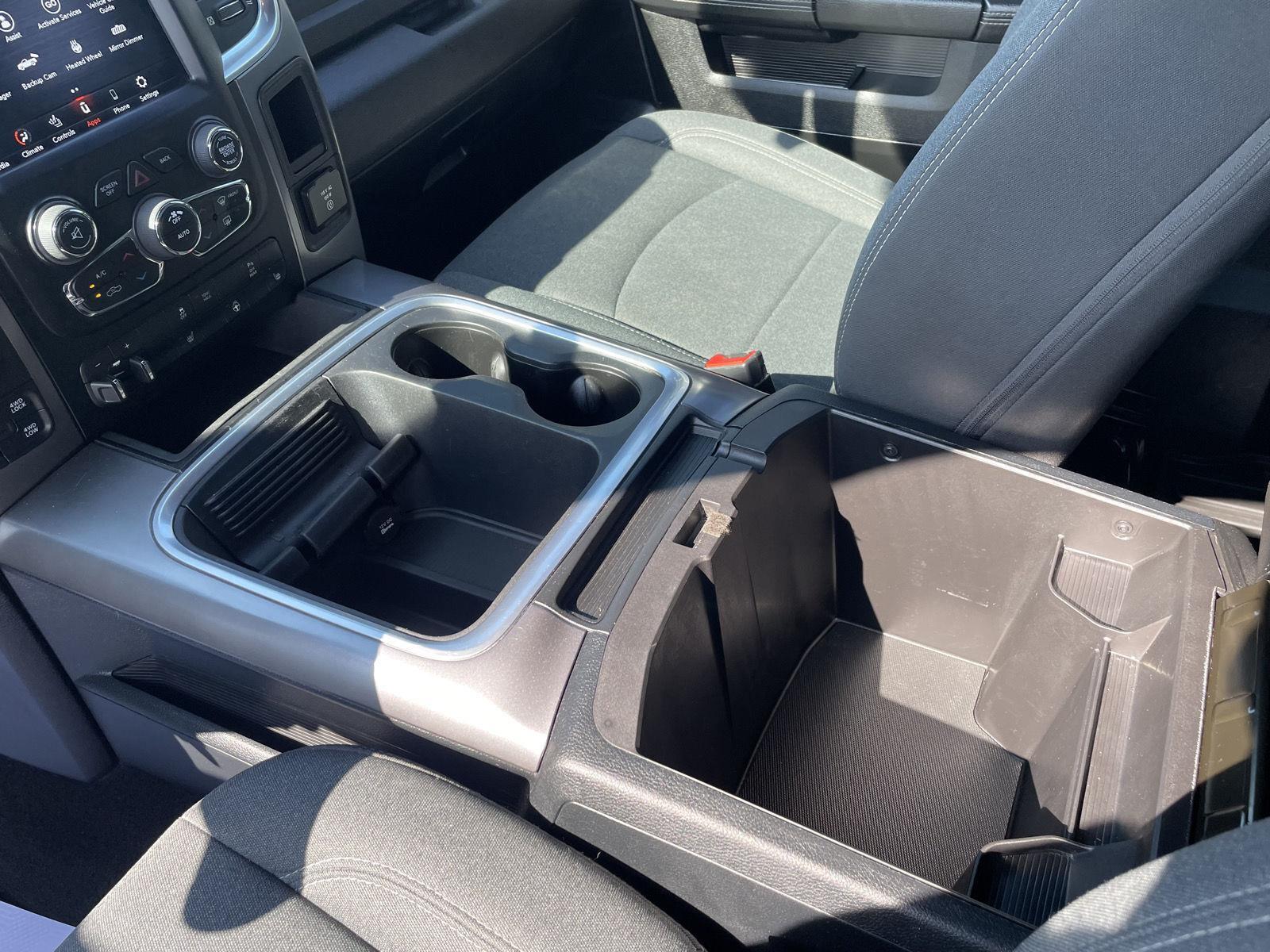 Vehicle photo 16