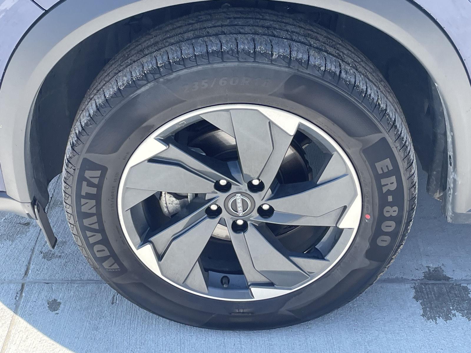 Vehicle photo 10