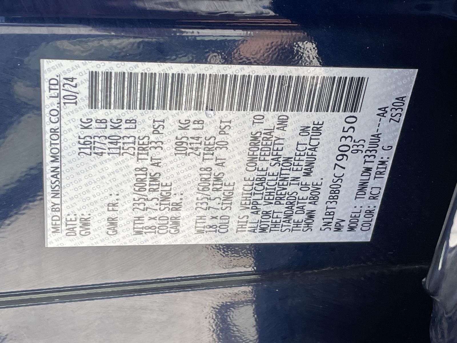 Vehicle photo 11