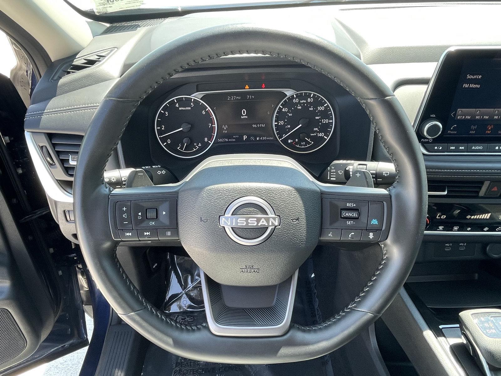 Vehicle photo 13
