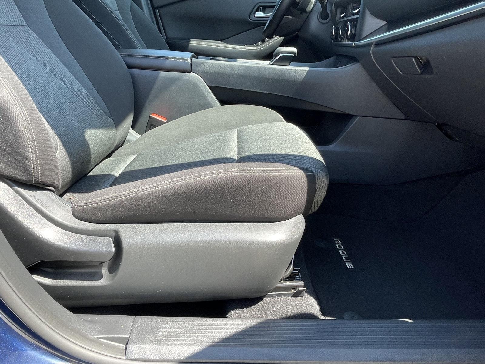 Vehicle photo 19