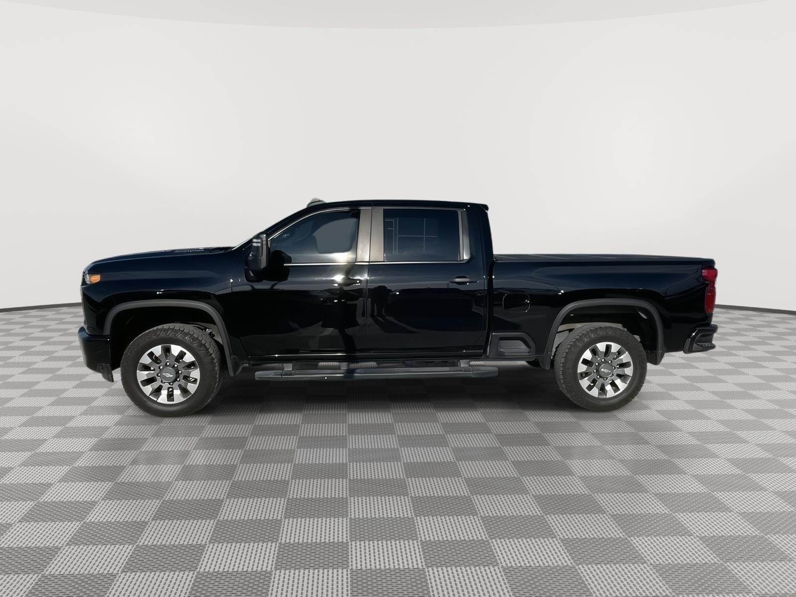 Vehicle photo 2