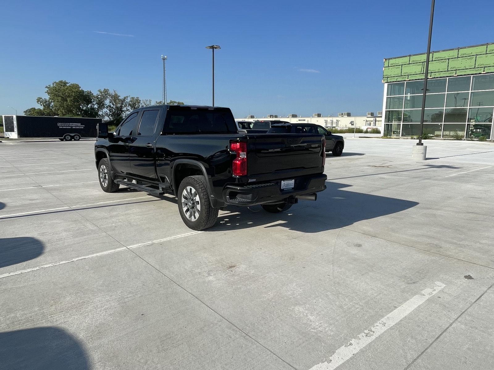 Vehicle photo 4
