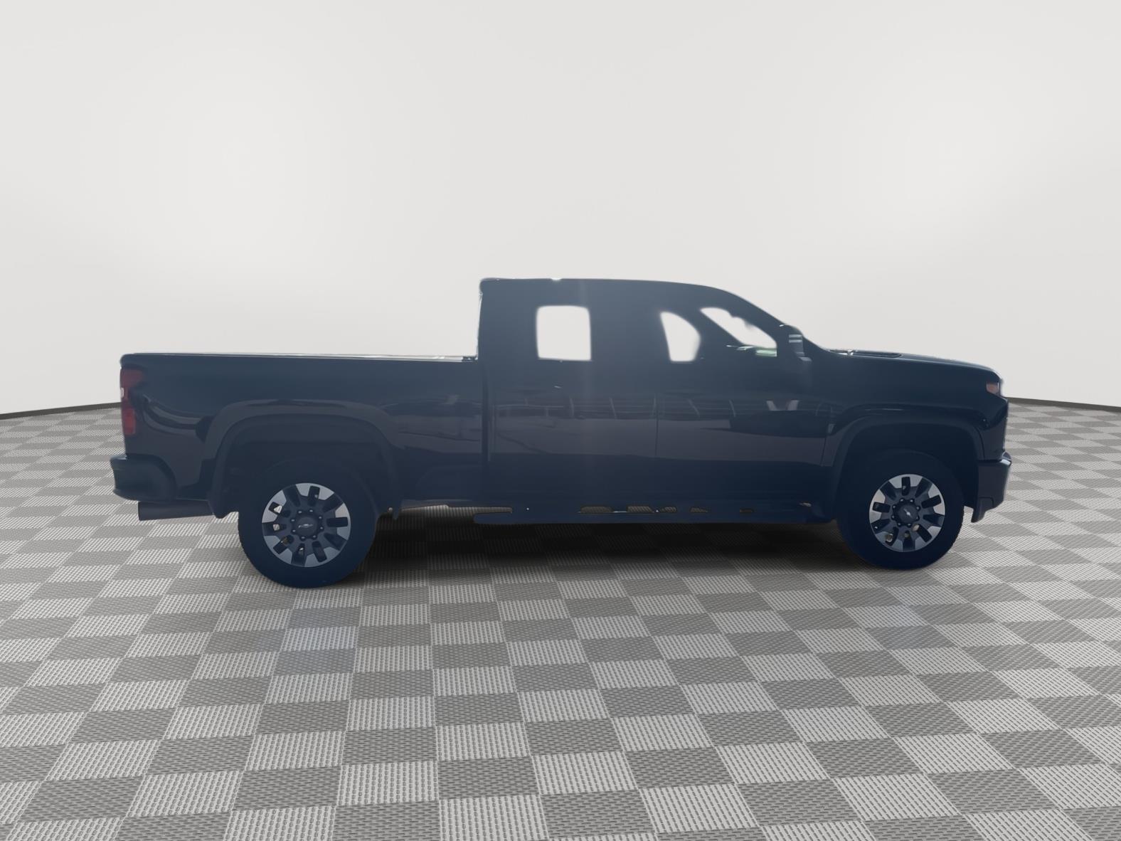 Vehicle photo 7