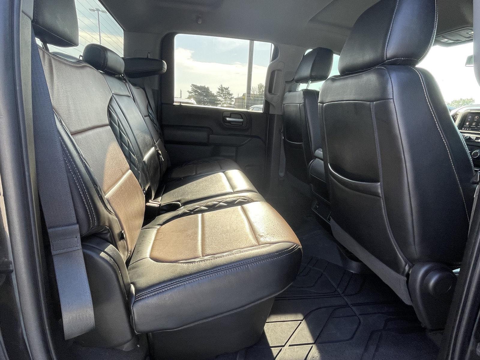 Vehicle photo 15