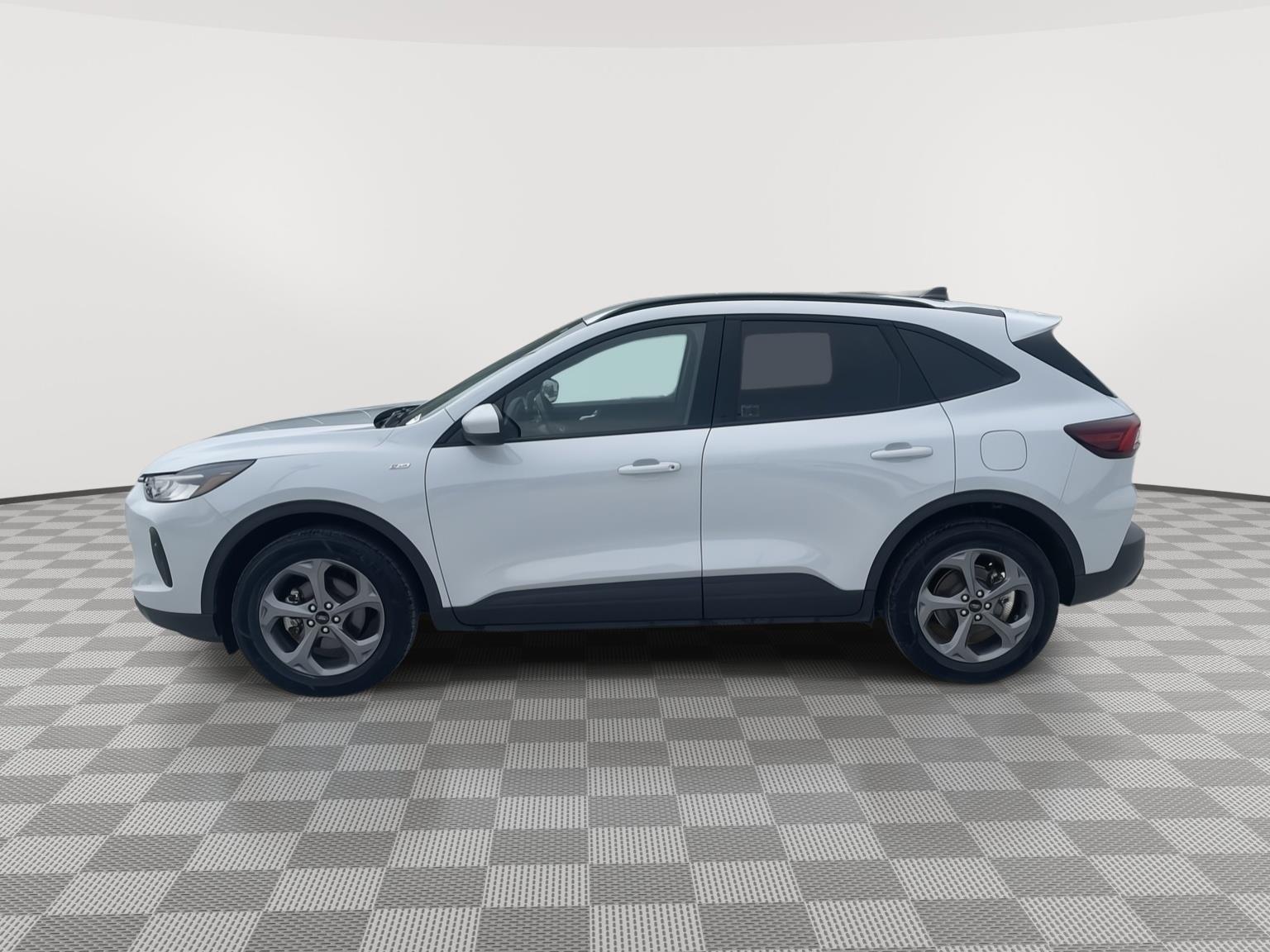 Vehicle photo 2