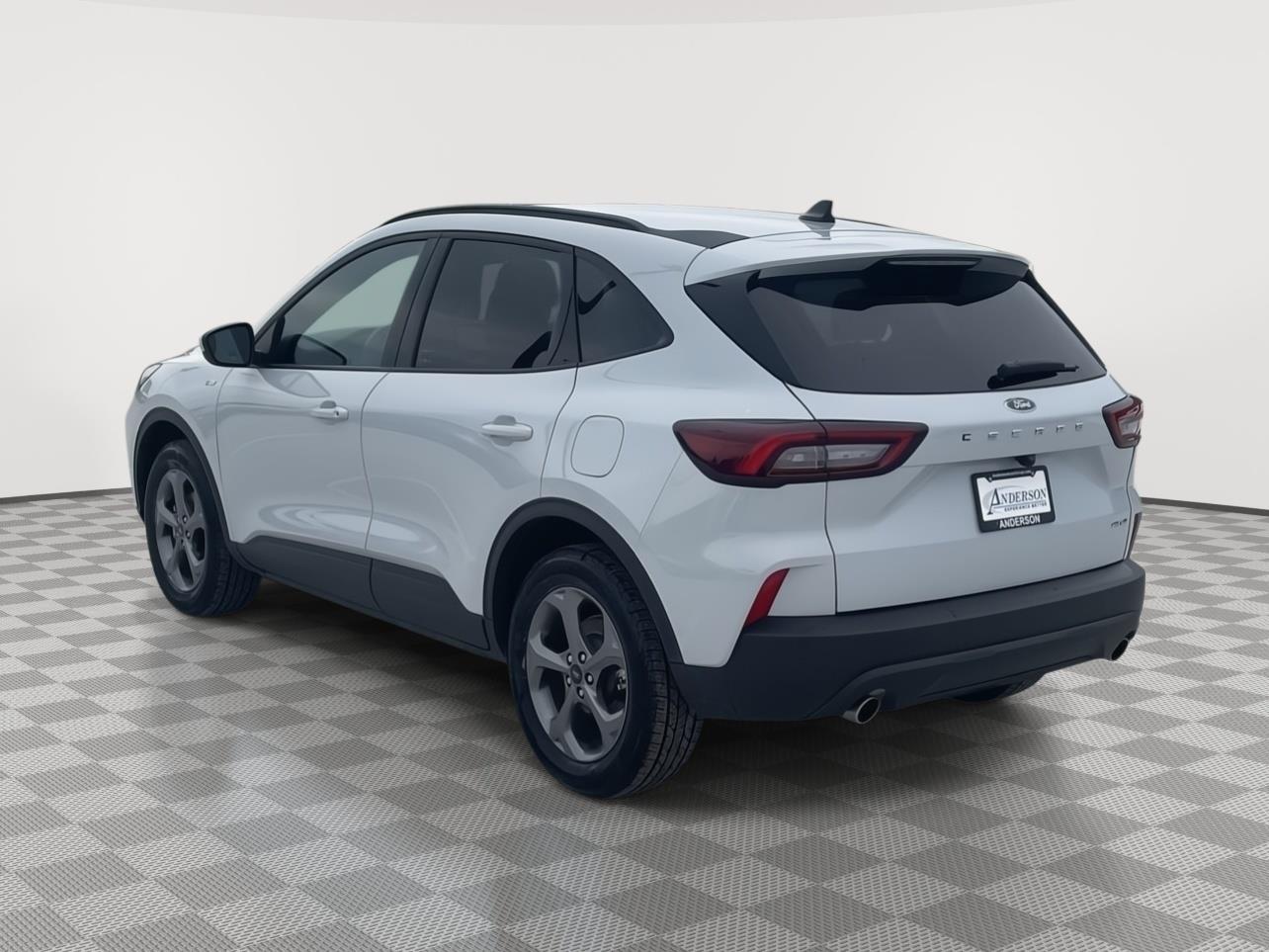 Vehicle photo 4