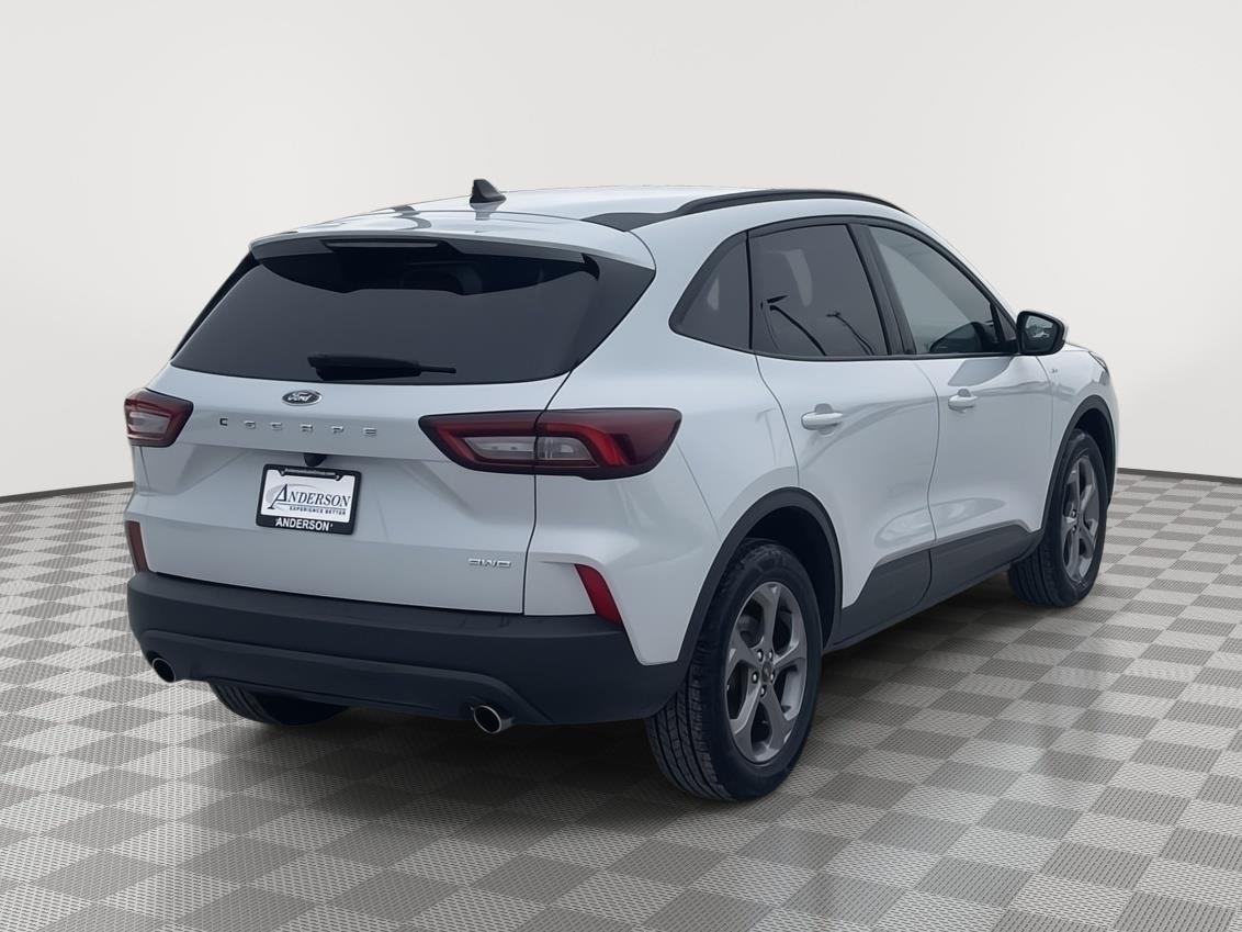 Vehicle photo 6
