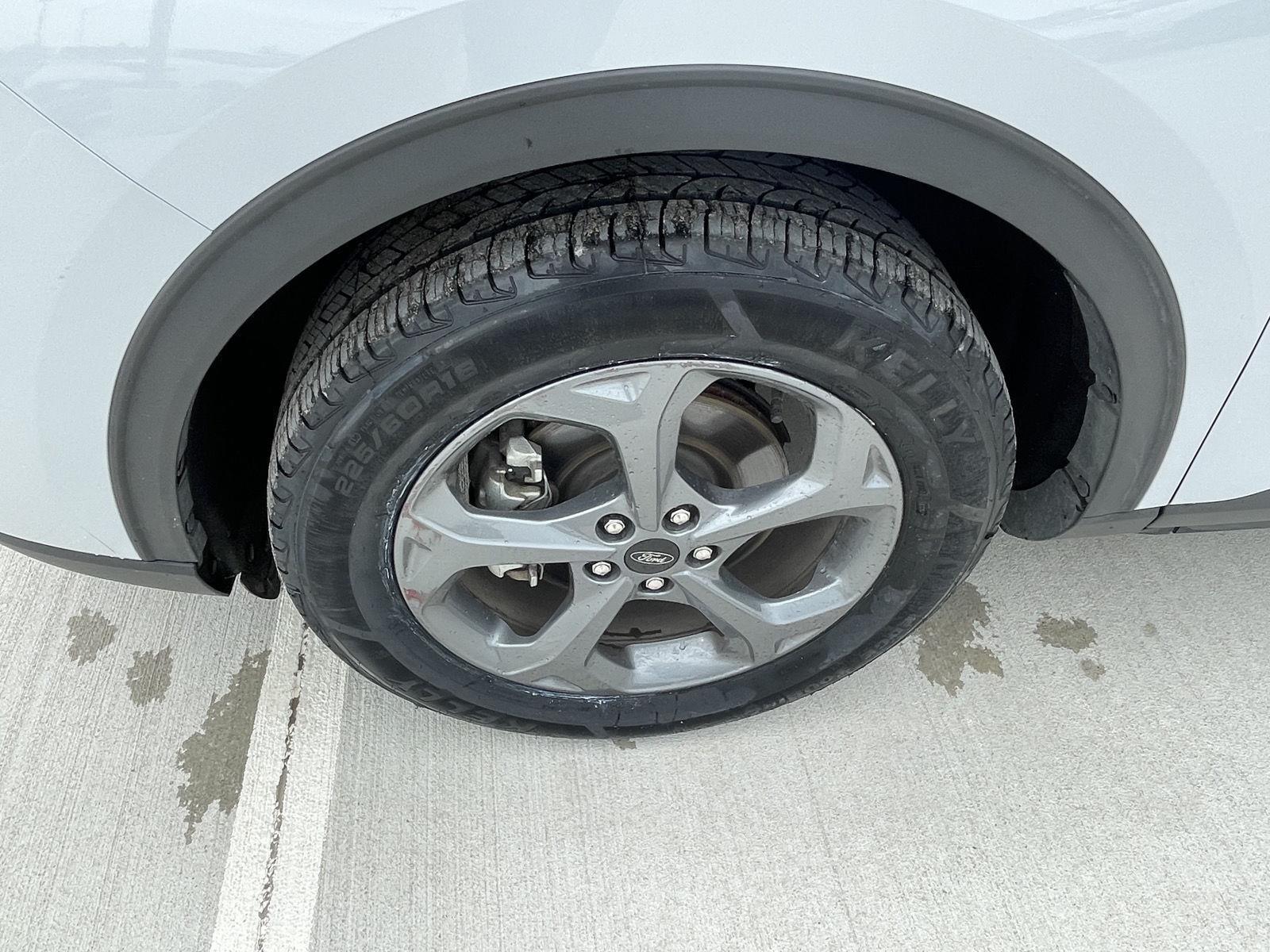 Vehicle photo 10