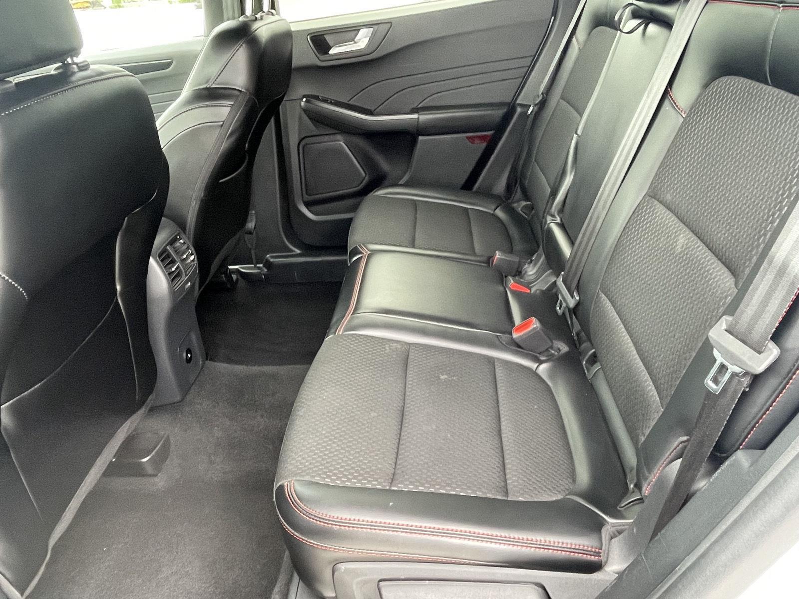 Vehicle photo 14