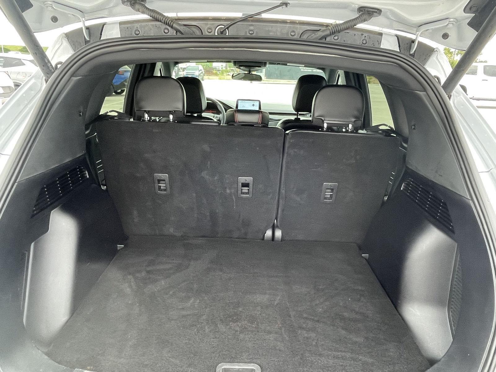 Vehicle photo 15