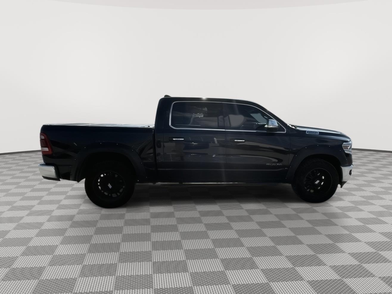 Vehicle photo 7