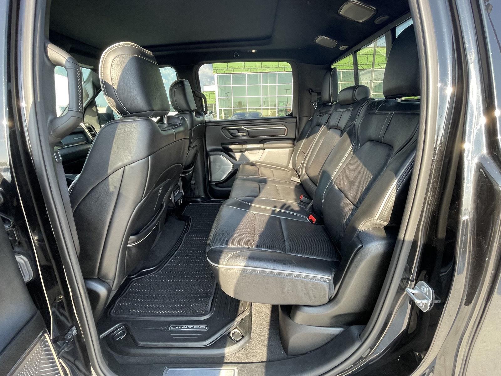 Vehicle photo 15