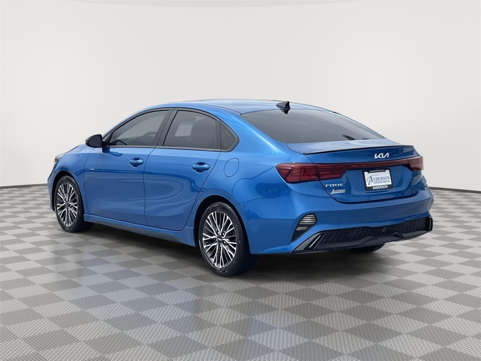 Vehicle photo 4