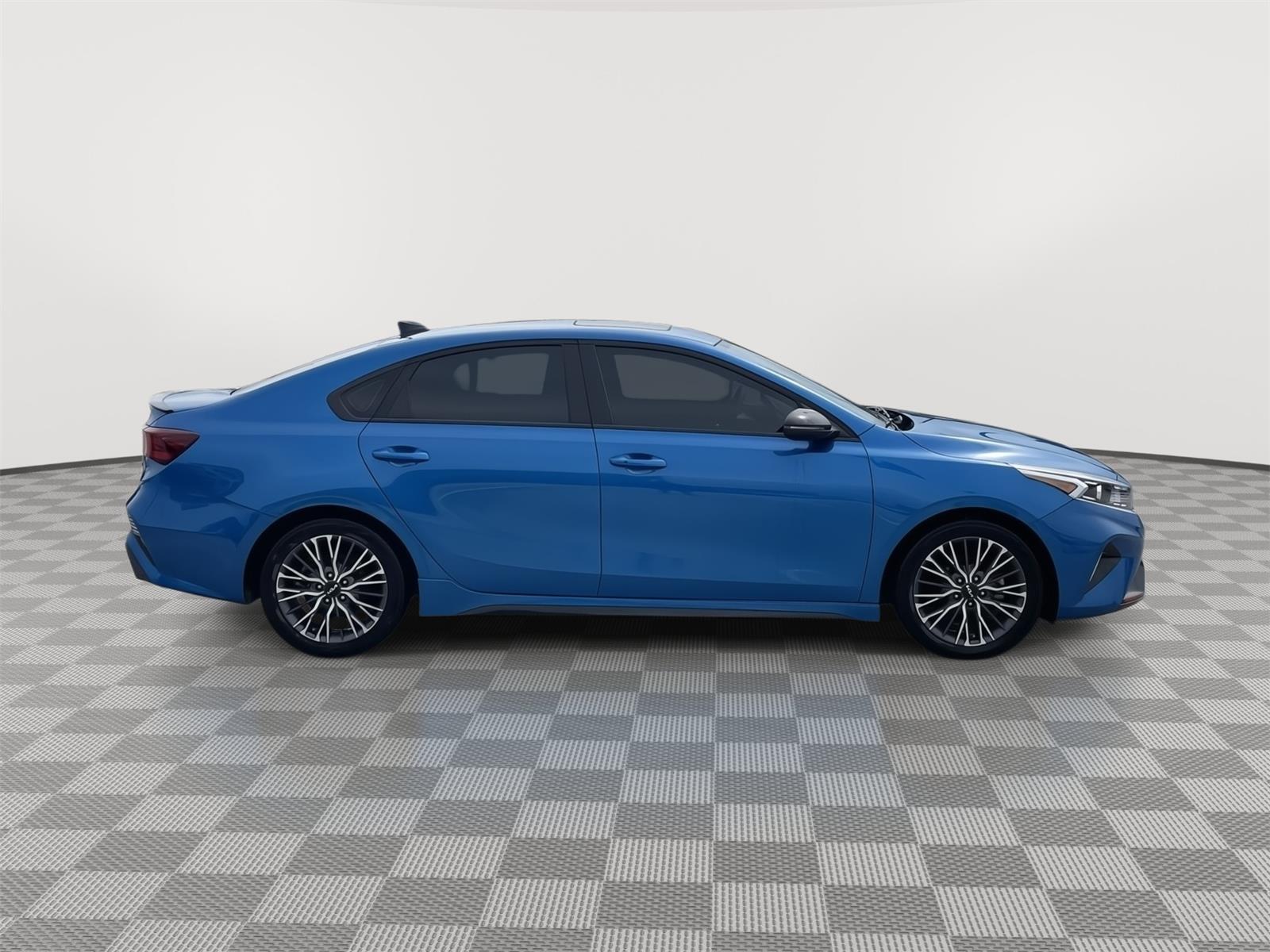 Vehicle photo 7