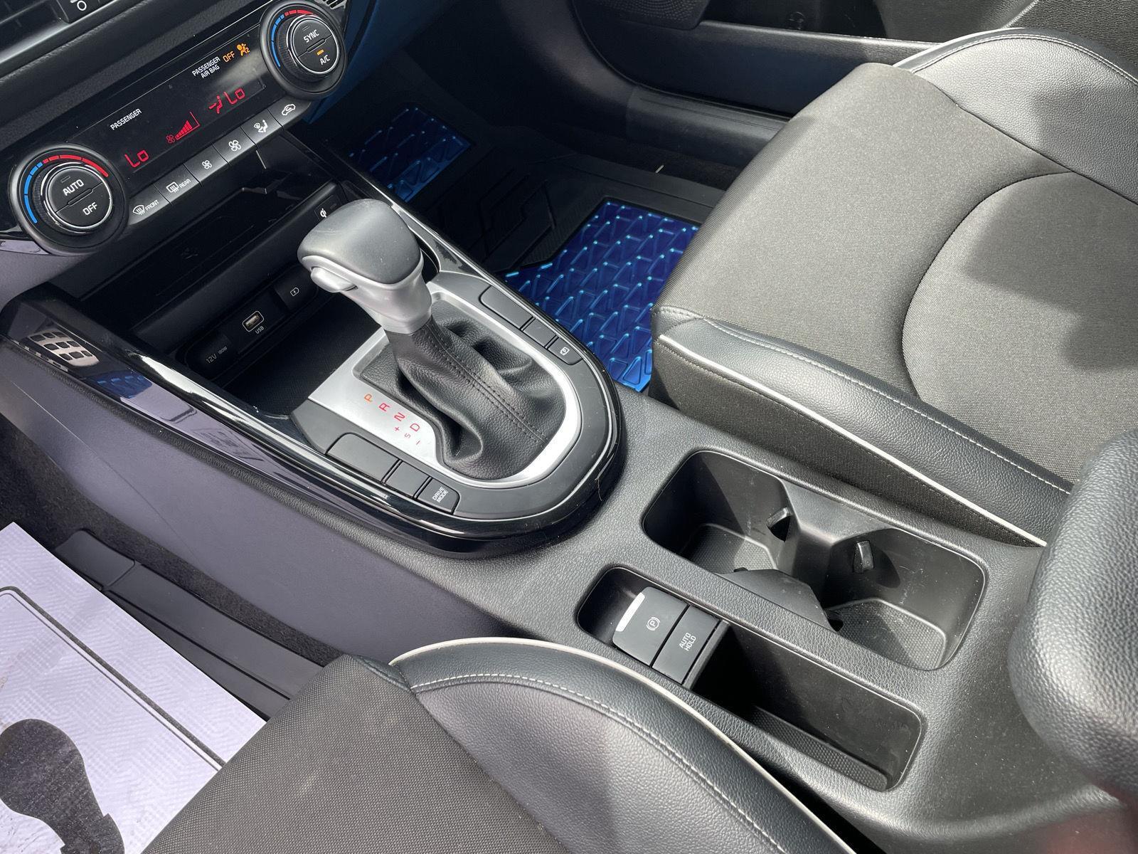 Vehicle photo 14