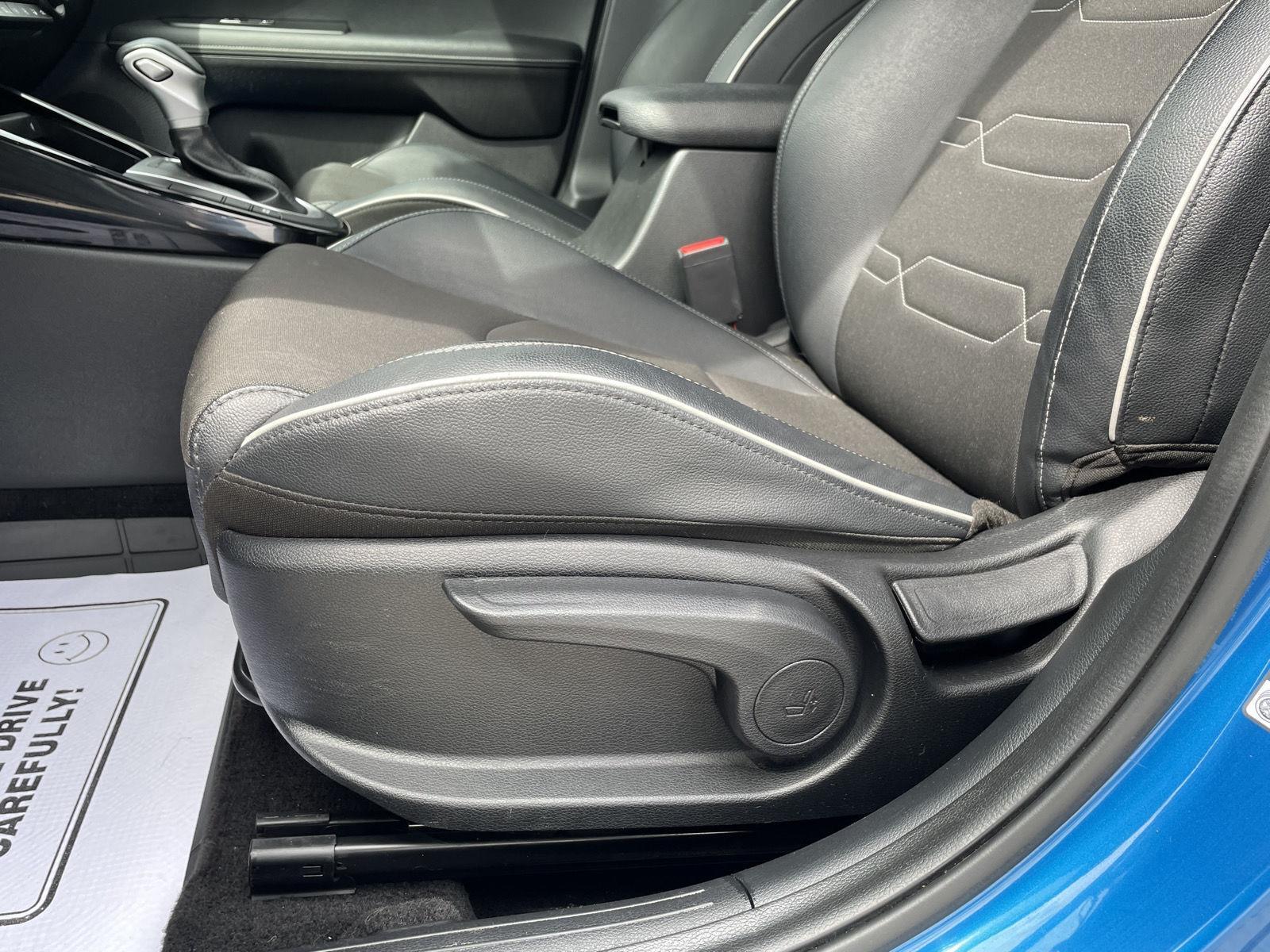 Vehicle photo 15