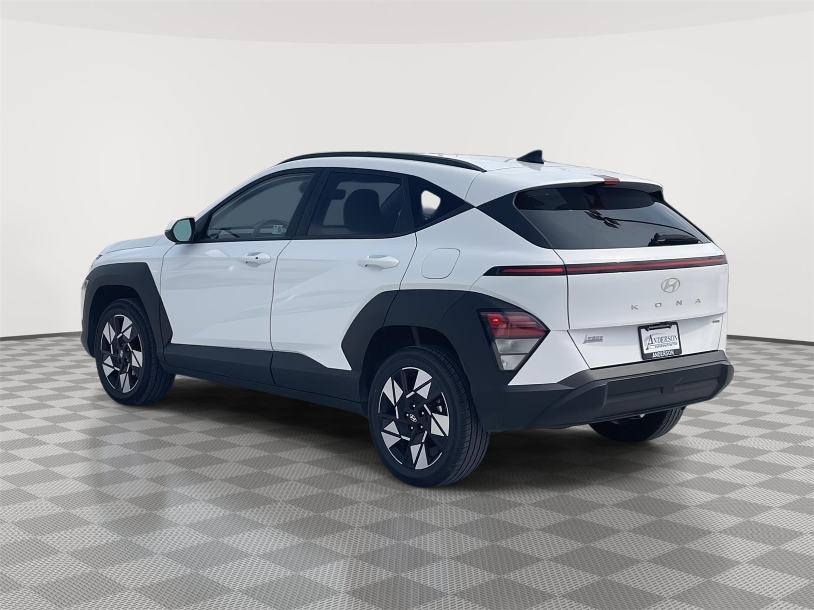 Vehicle photo 4